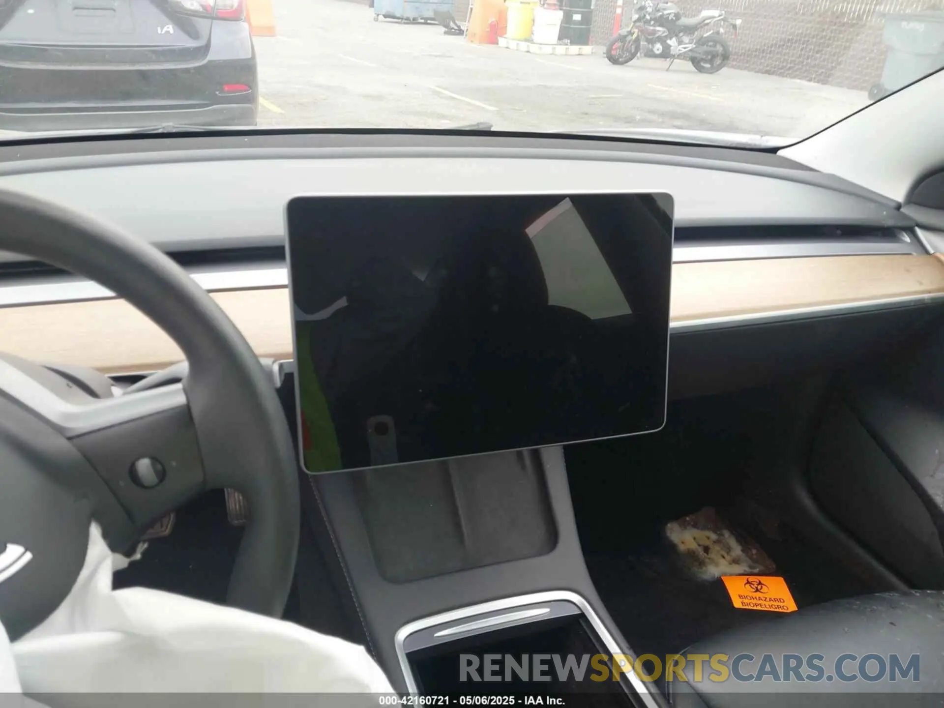 17 Photograph of a damaged car 5YJ3E1EA3PF463686 TESLA MODEL 3 2023