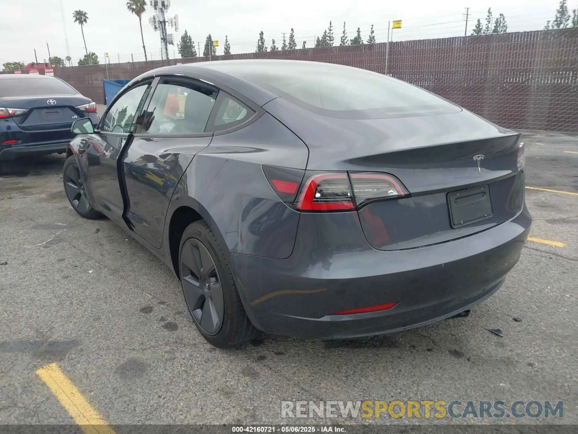 3 Photograph of a damaged car 5YJ3E1EA3PF463686 TESLA MODEL 3 2023