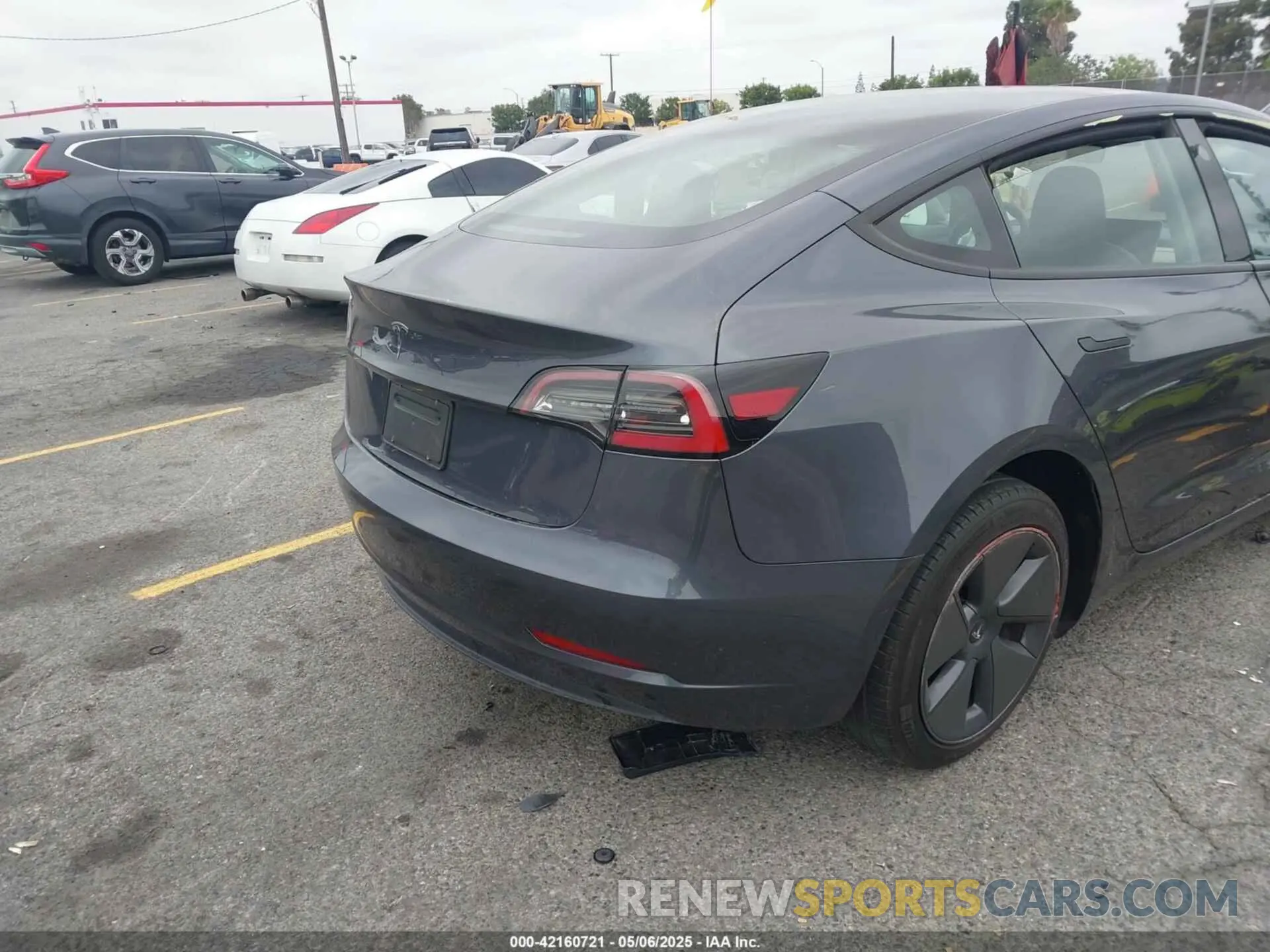 4 Photograph of a damaged car 5YJ3E1EA3PF463686 TESLA MODEL 3 2023
