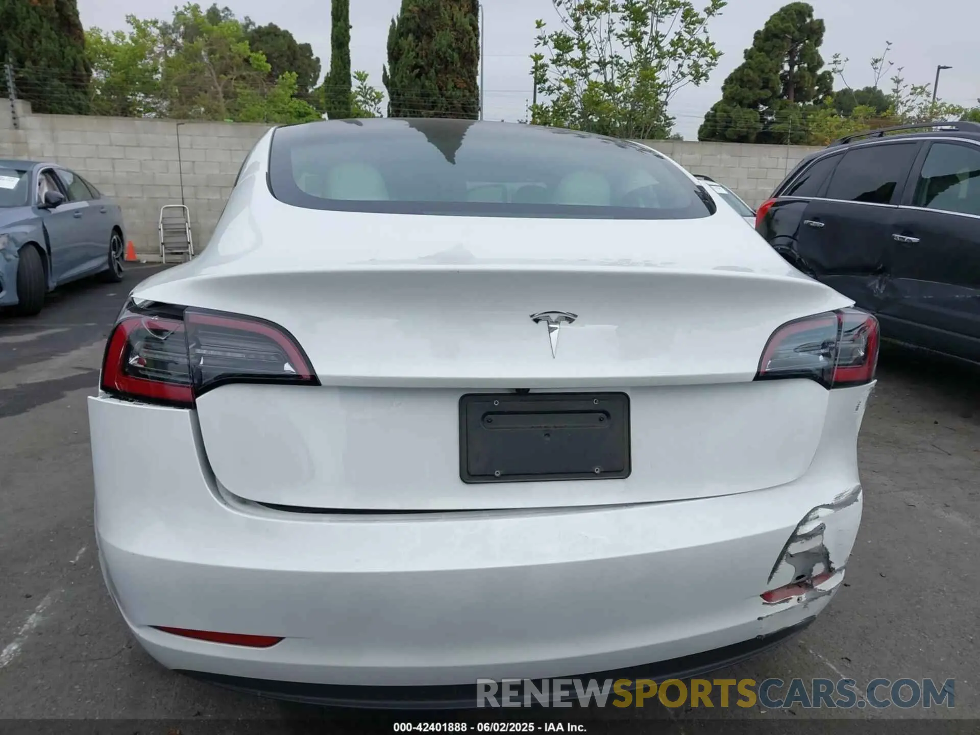 15 Photograph of a damaged car 5YJ3E1EA3PF484277 TESLA MODEL 3 2023