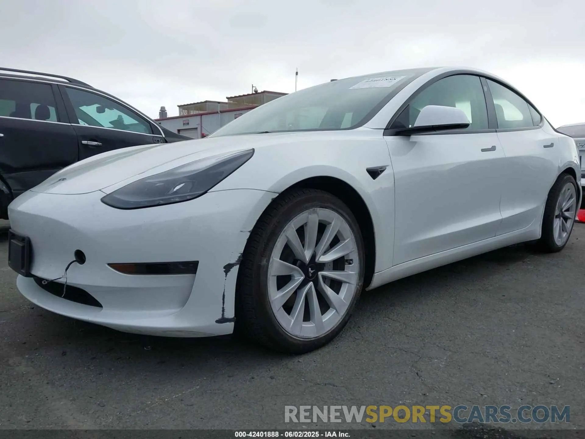 2 Photograph of a damaged car 5YJ3E1EA3PF484277 TESLA MODEL 3 2023