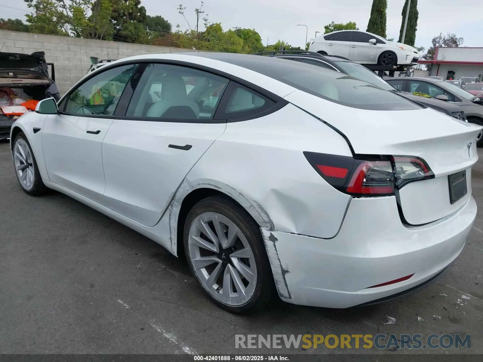 3 Photograph of a damaged car 5YJ3E1EA3PF484277 TESLA MODEL 3 2023