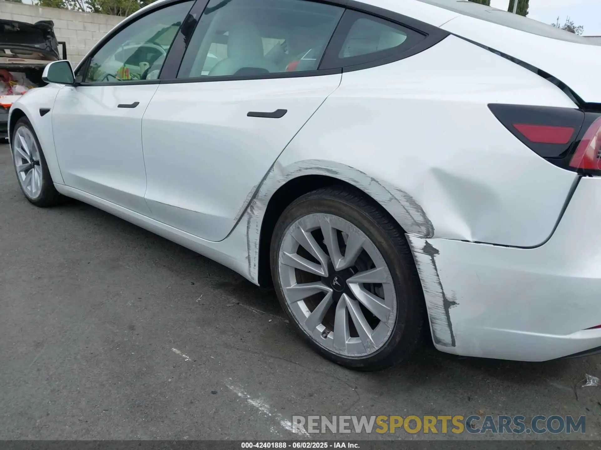 6 Photograph of a damaged car 5YJ3E1EA3PF484277 TESLA MODEL 3 2023