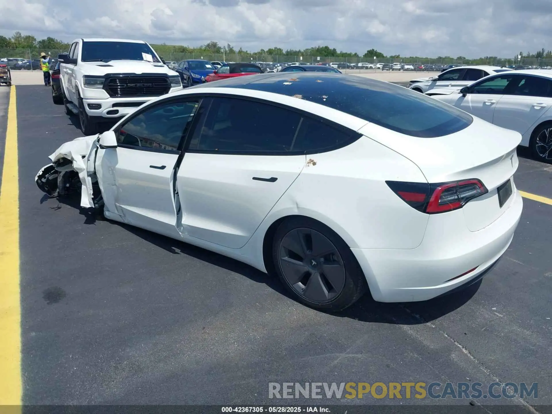 3 Photograph of a damaged car 5YJ3E1EA3PF489477 TESLA MODEL 3 2023