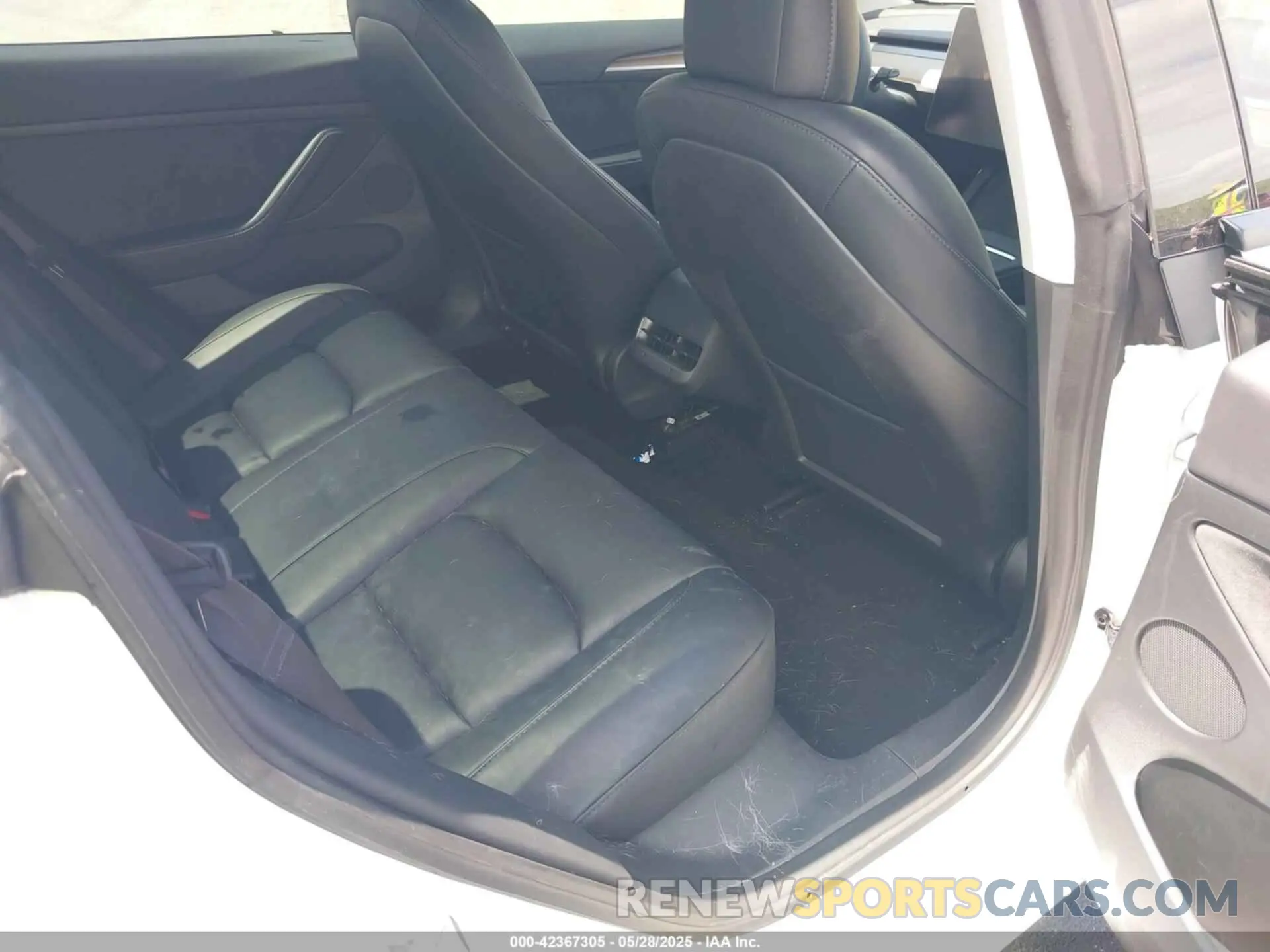 8 Photograph of a damaged car 5YJ3E1EA3PF489477 TESLA MODEL 3 2023