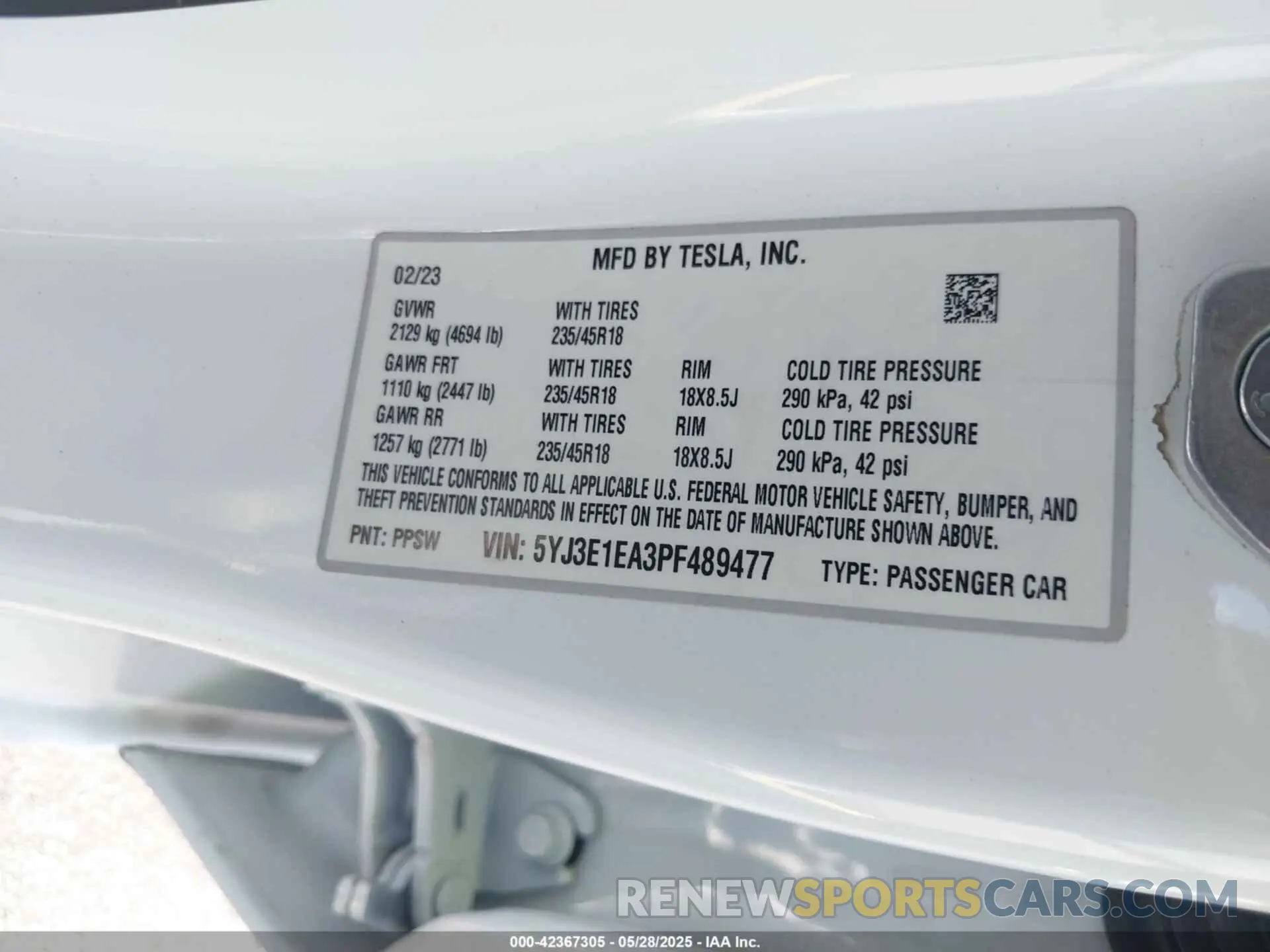9 Photograph of a damaged car 5YJ3E1EA3PF489477 TESLA MODEL 3 2023