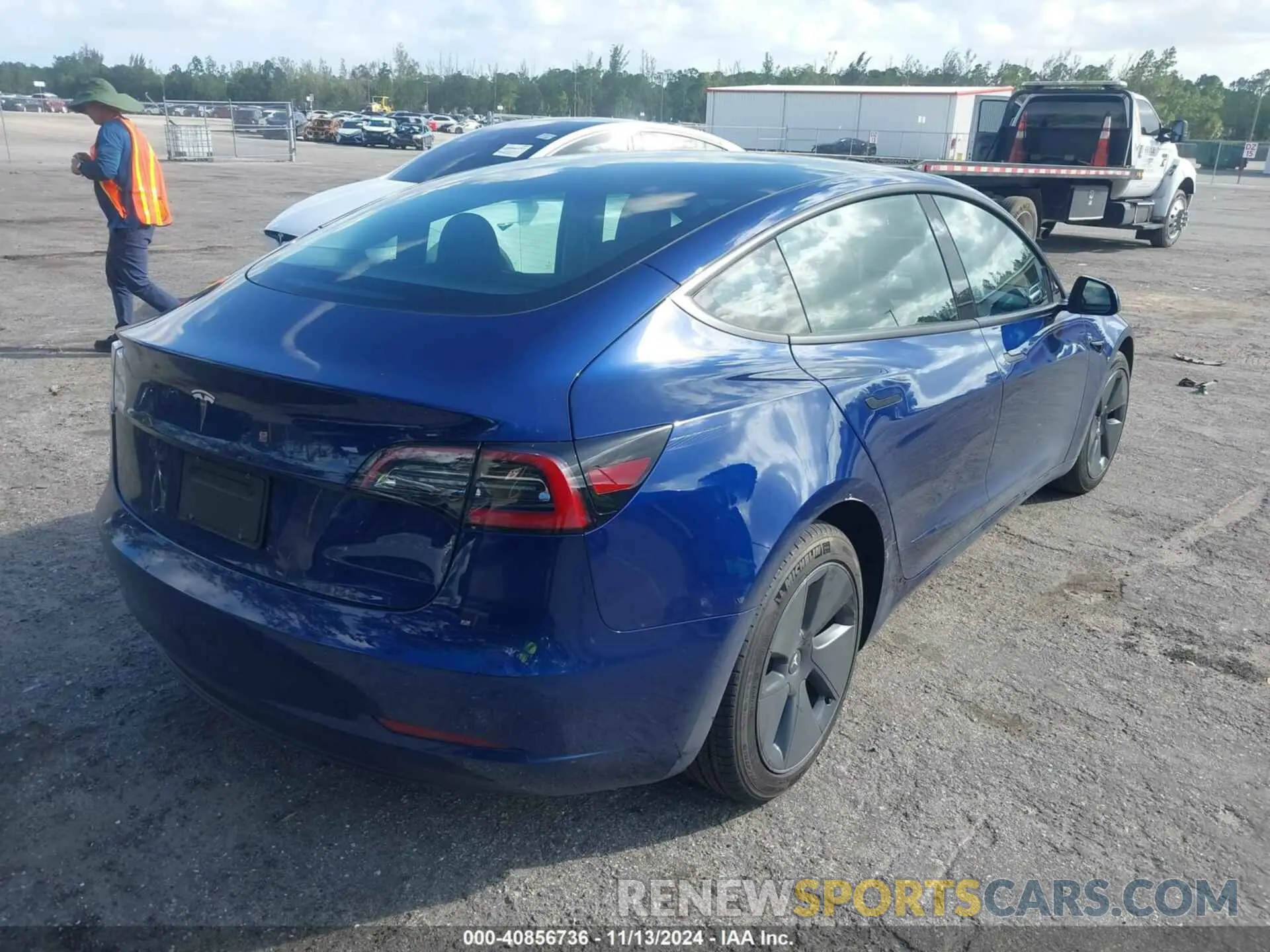 4 Photograph of a damaged car 5YJ3E1EA3PF556403 TESLA MODEL 3 2023