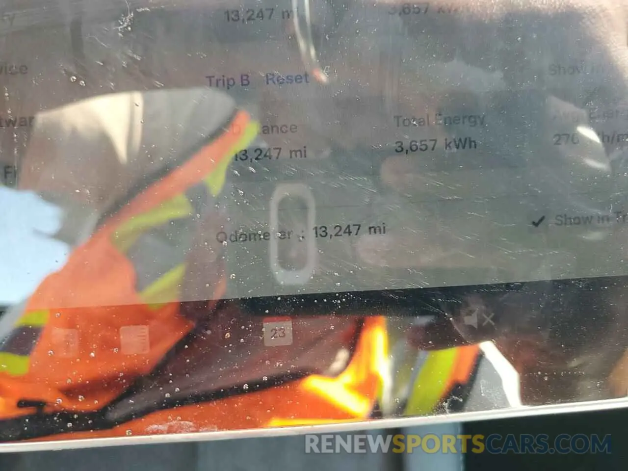9 Photograph of a damaged car 5YJ3E1EA3PF569085 TESLA MODEL 3 2023