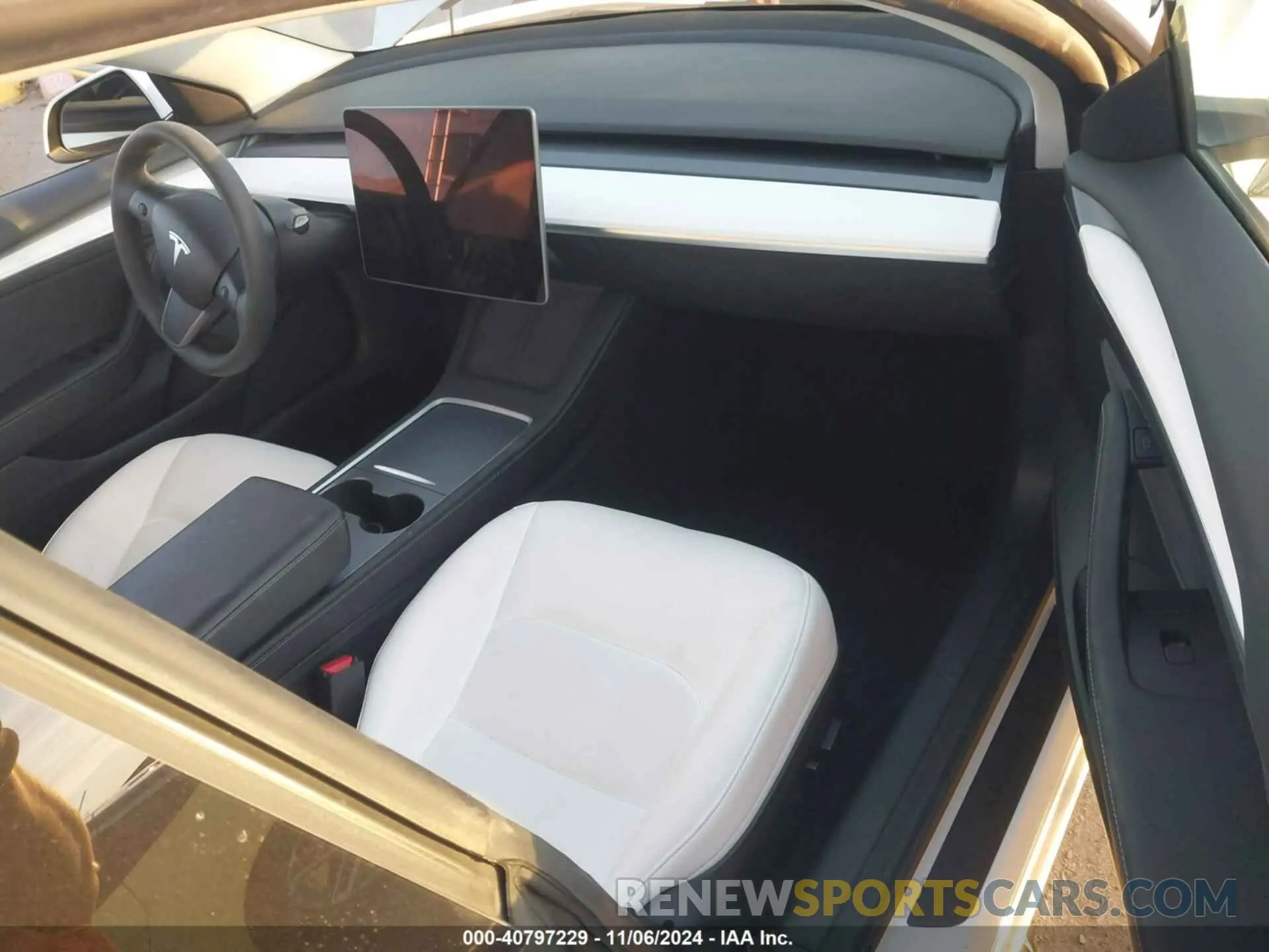 5 Photograph of a damaged car 5YJ3E1EA3PF573136 TESLA MODEL 3 2023