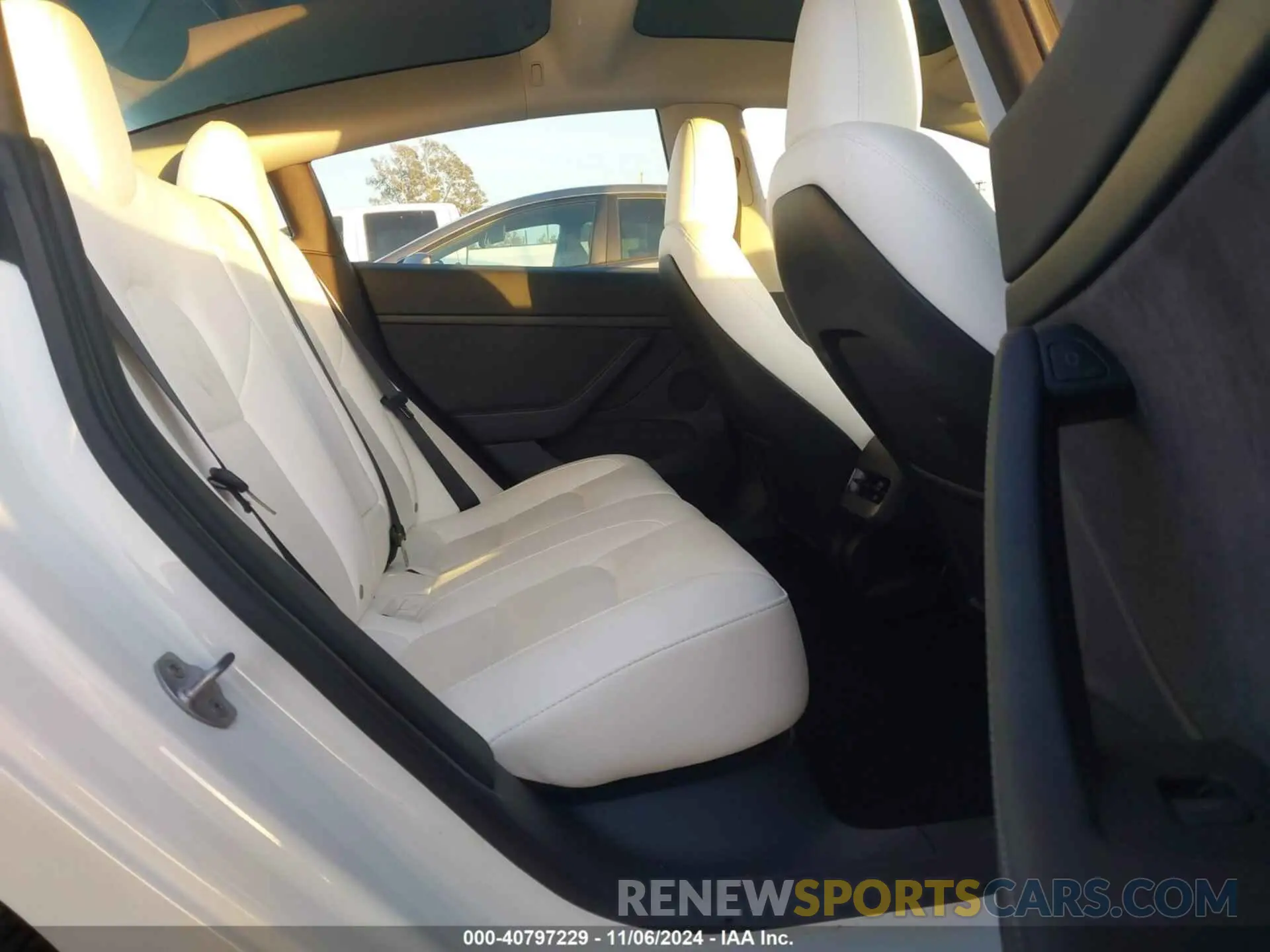 8 Photograph of a damaged car 5YJ3E1EA3PF573136 TESLA MODEL 3 2023