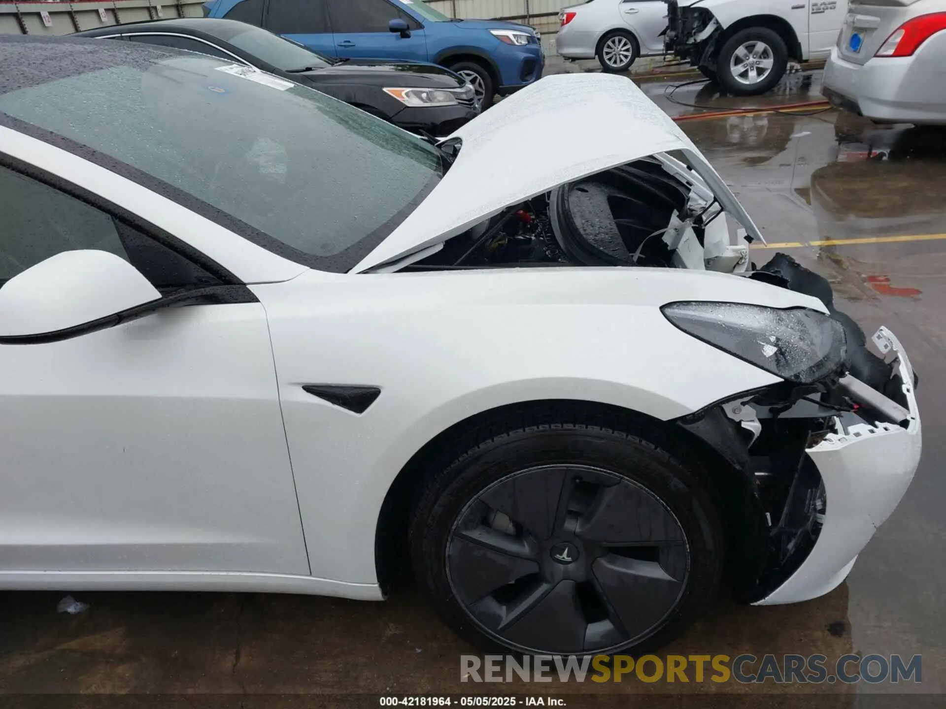 19 Photograph of a damaged car 5YJ3E1EA3PF604076 TESLA MODEL 3 2023