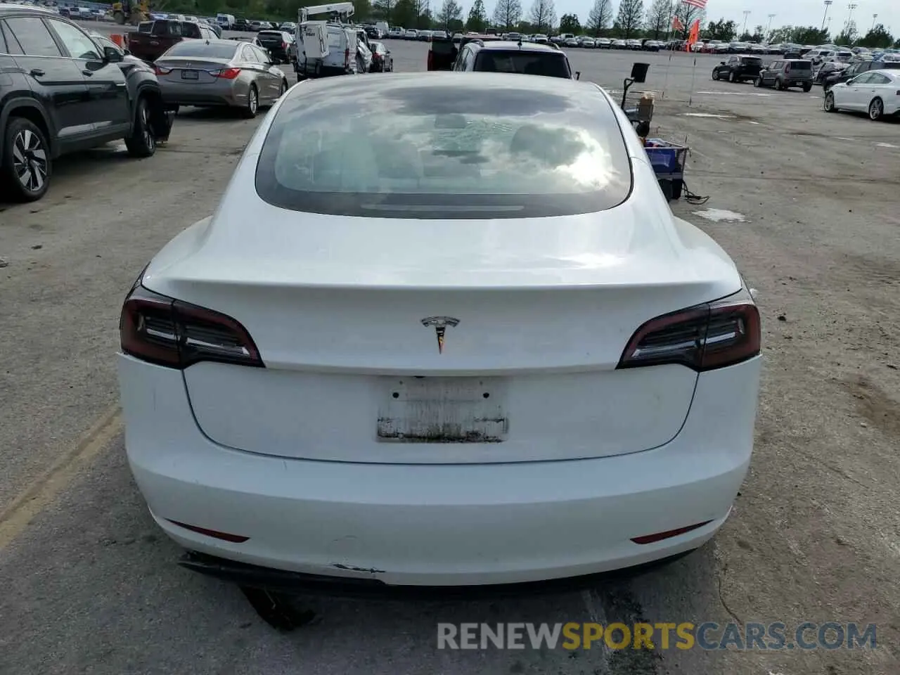 6 Photograph of a damaged car 5YJ3E1EA3PF607642 TESLA MODEL 3 2023