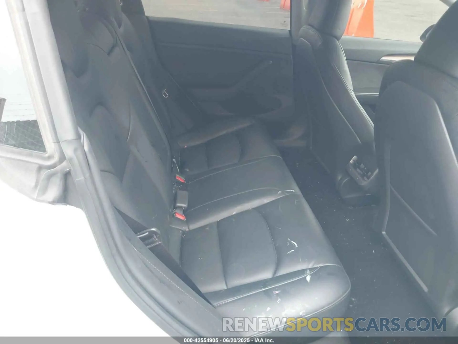 8 Photograph of a damaged car 5YJ3E1EA3PF641547 TESLA MODEL 3 2023