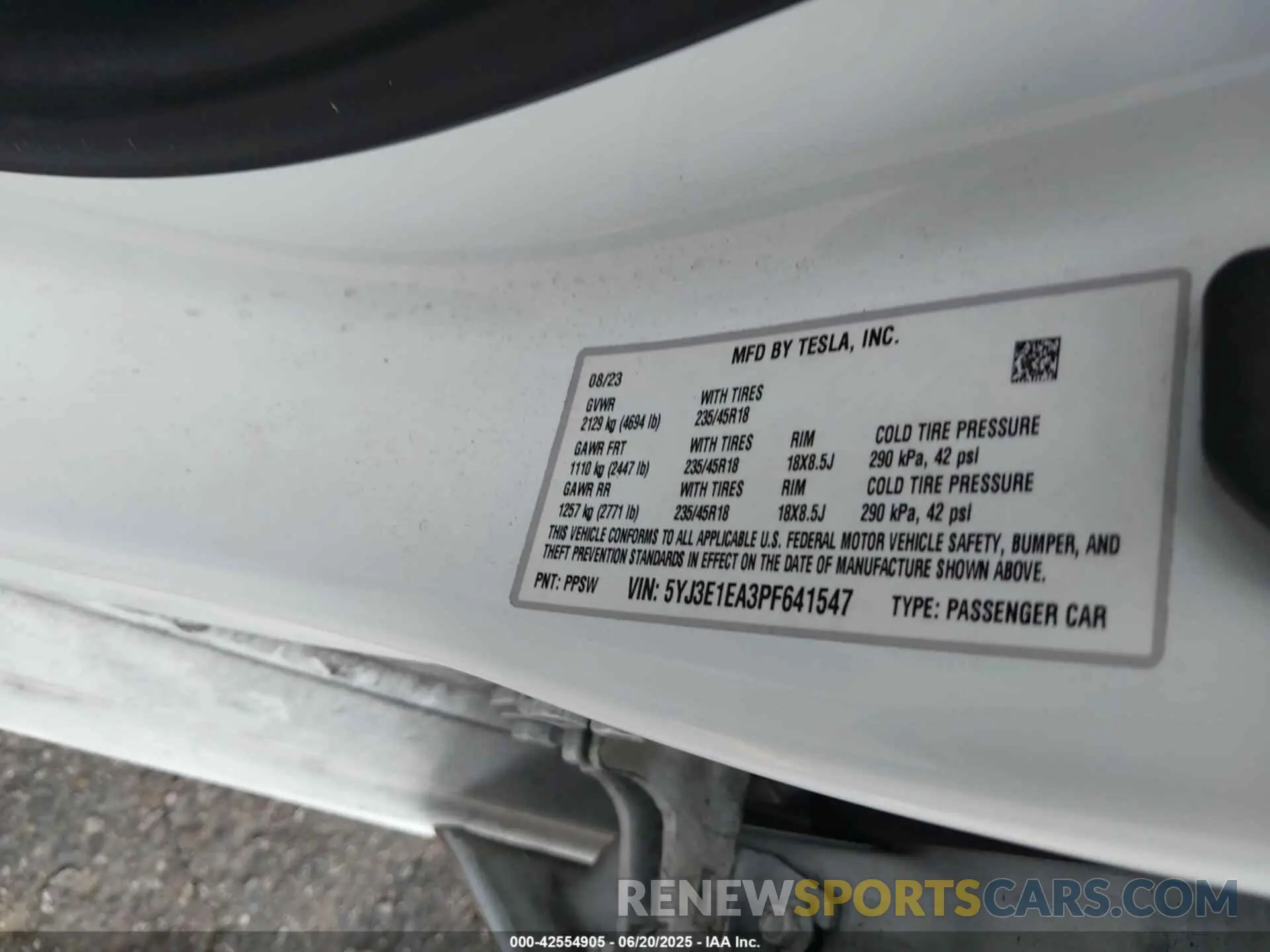 9 Photograph of a damaged car 5YJ3E1EA3PF641547 TESLA MODEL 3 2023