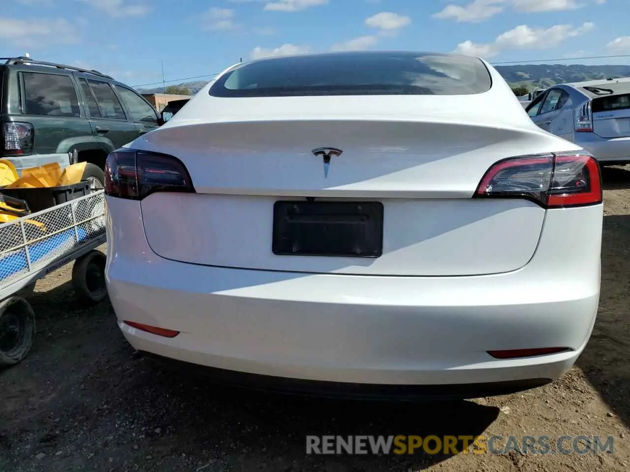 6 Photograph of a damaged car 5YJ3E1EA3PF673074 TESLA MODEL 3 2023