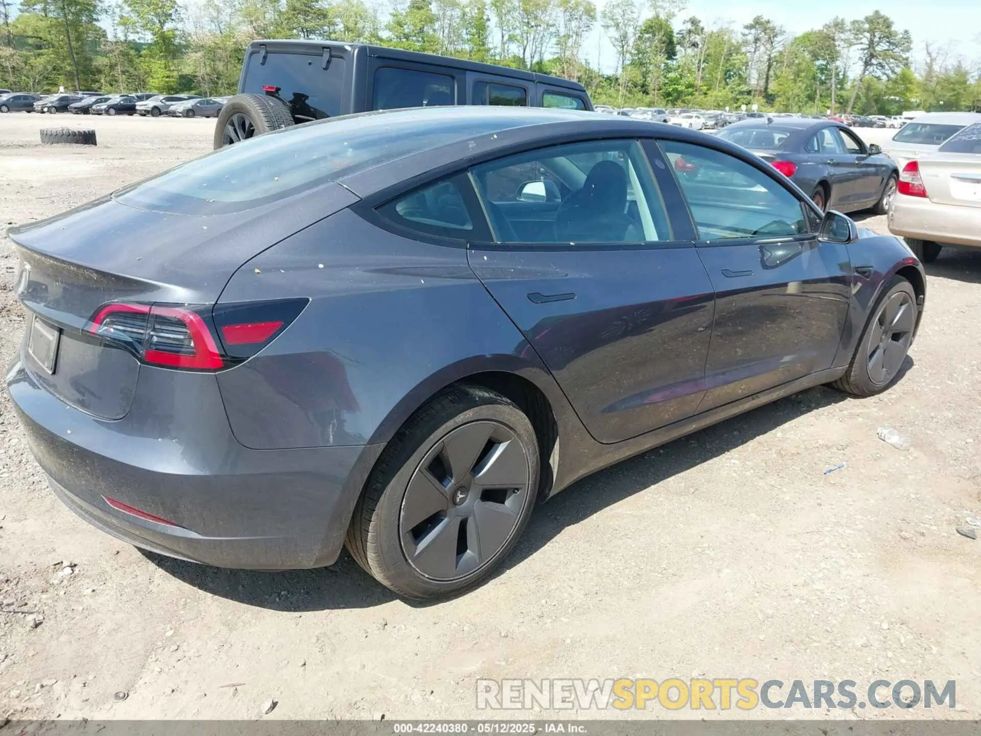 4 Photograph of a damaged car 5YJ3E1EA3PF686679 TESLA MODEL 3 2023
