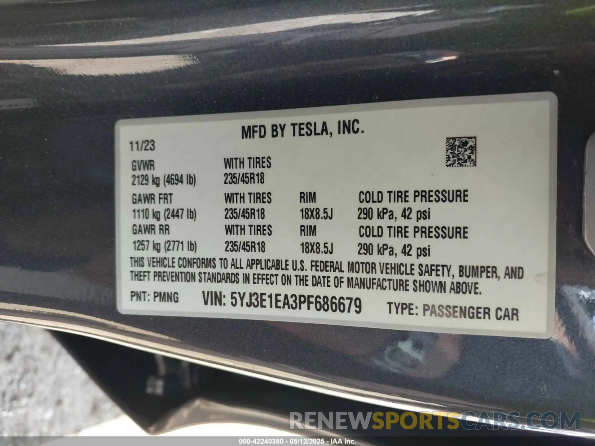 9 Photograph of a damaged car 5YJ3E1EA3PF686679 TESLA MODEL 3 2023