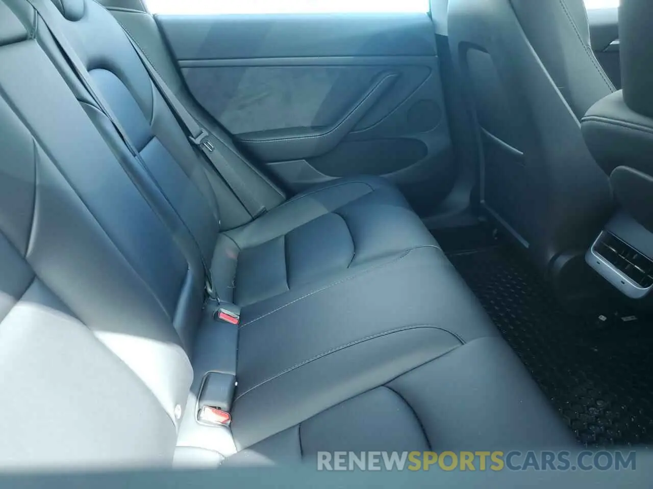 10 Photograph of a damaged car 5YJ3E1EA3PF699657 TESLA MODEL 3 2023