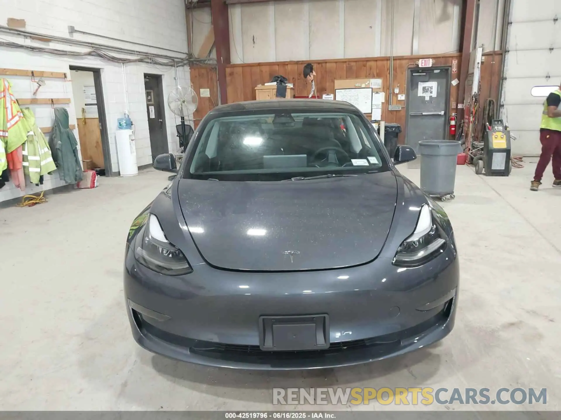 11 Photograph of a damaged car 5YJ3E1EA3PF705909 TESLA MODEL 3 2023
