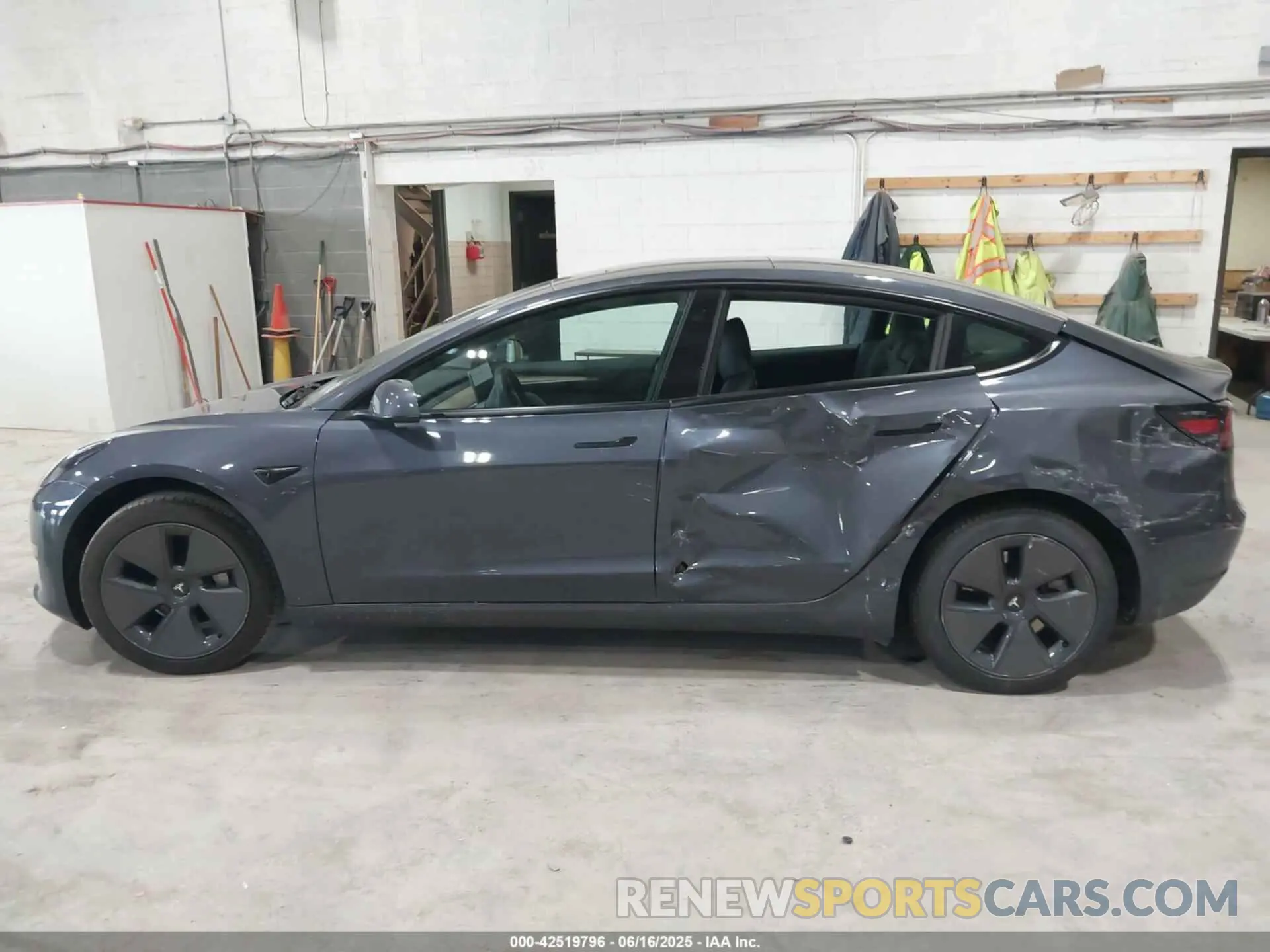 13 Photograph of a damaged car 5YJ3E1EA3PF705909 TESLA MODEL 3 2023