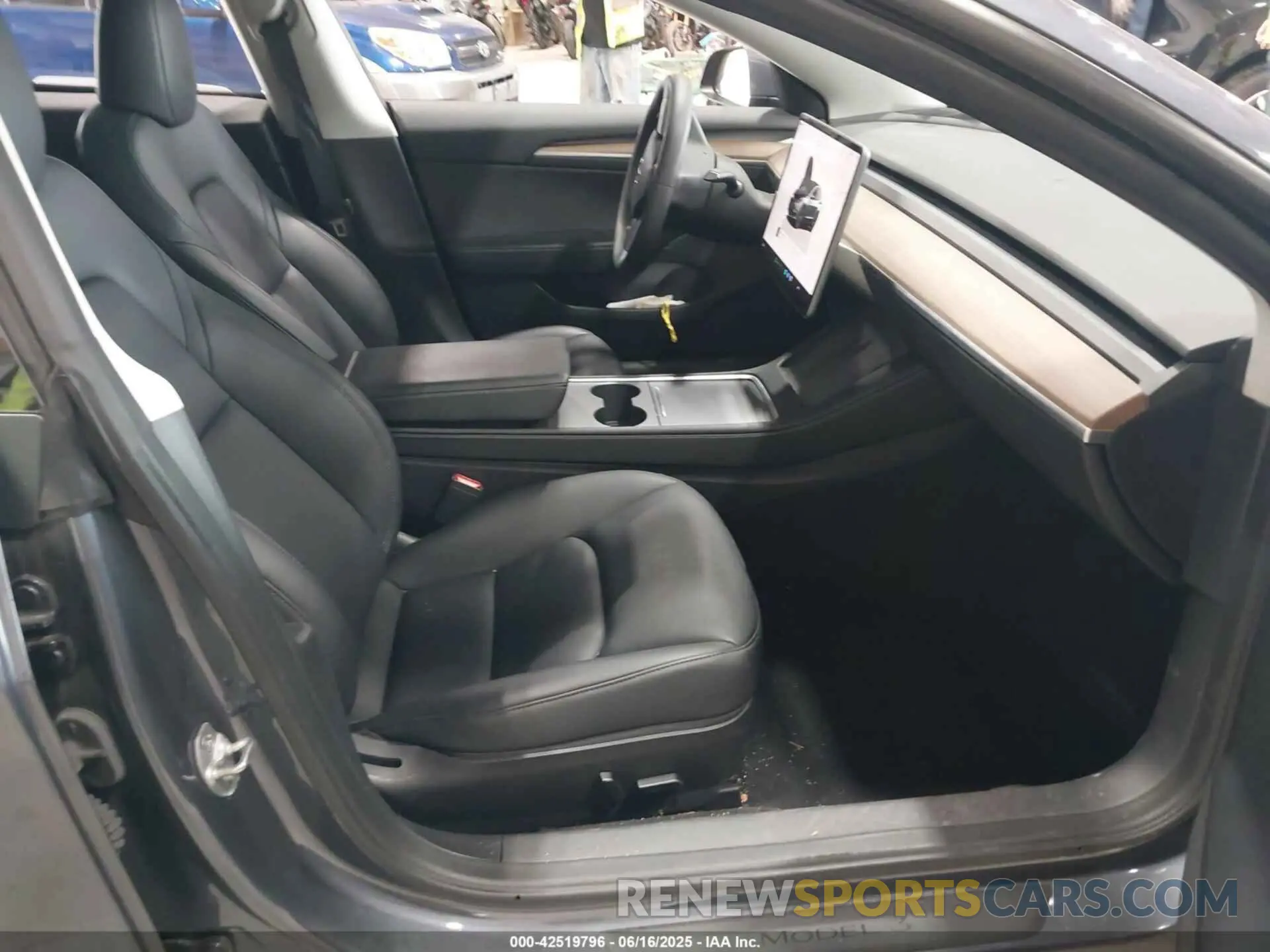 5 Photograph of a damaged car 5YJ3E1EA3PF705909 TESLA MODEL 3 2023