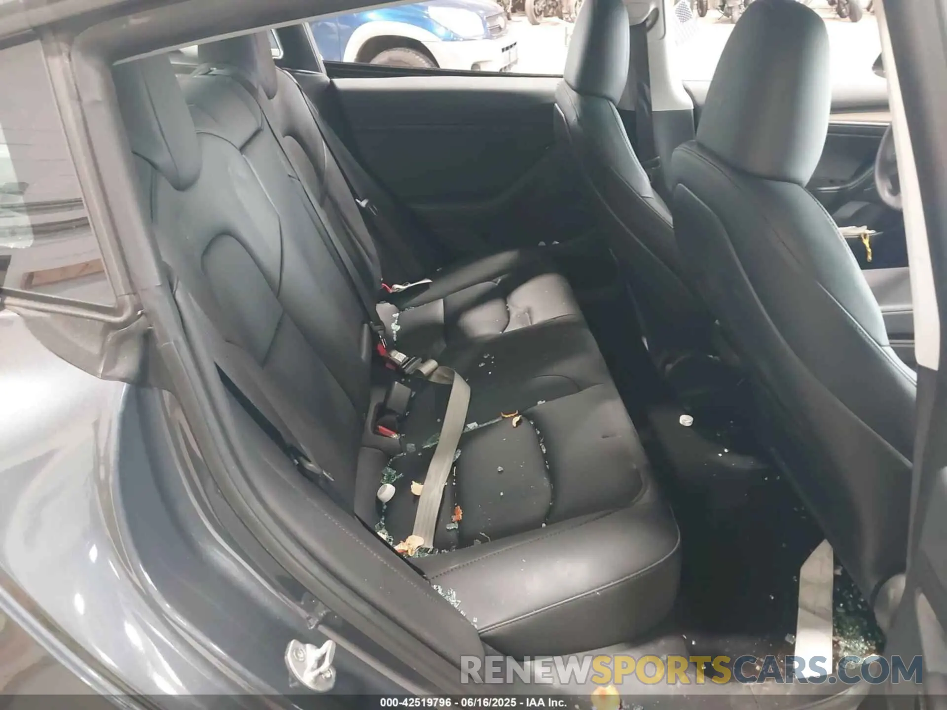8 Photograph of a damaged car 5YJ3E1EA3PF705909 TESLA MODEL 3 2023