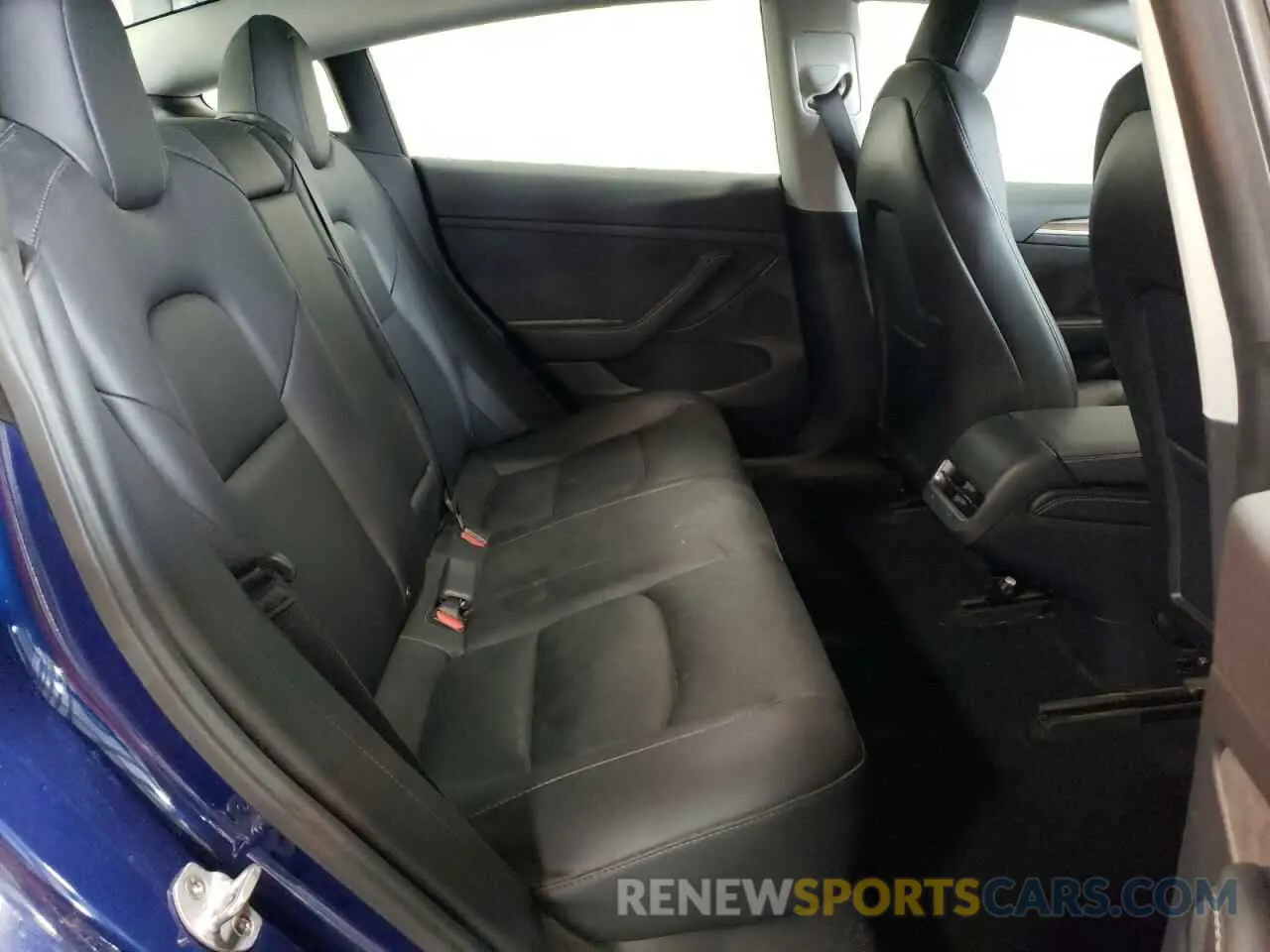 10 Photograph of a damaged car 5YJ3E1EA4PF393857 TESLA MODEL 3 2023
