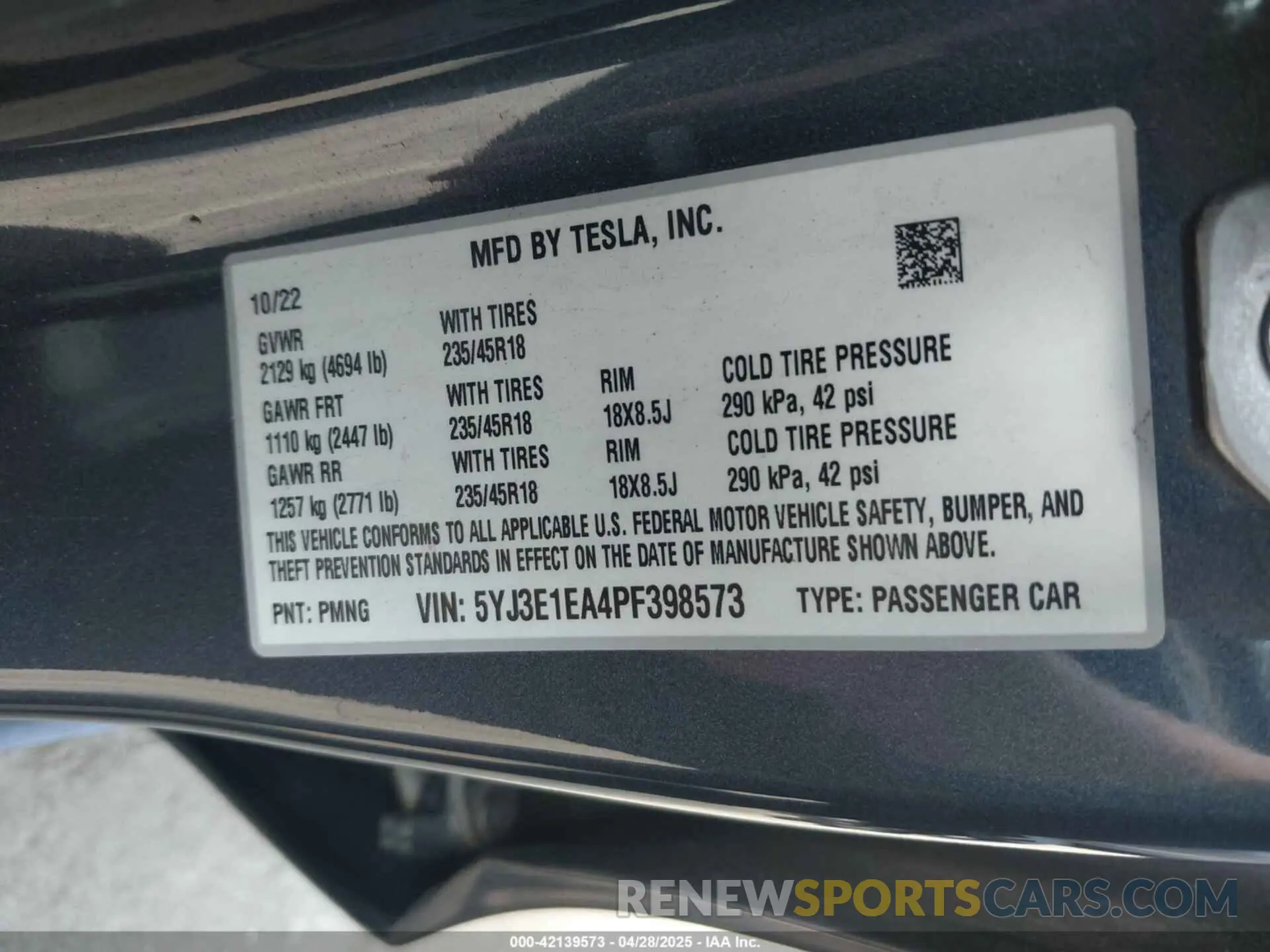9 Photograph of a damaged car 5YJ3E1EA4PF398573 TESLA MODEL 3 2023