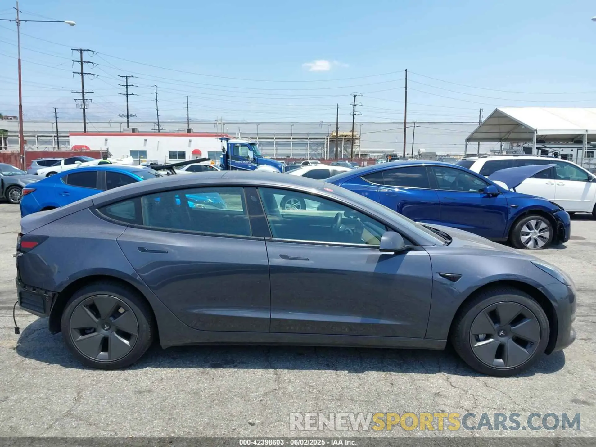 14 Photograph of a damaged car 5YJ3E1EA4PF400306 TESLA MODEL 3 2023