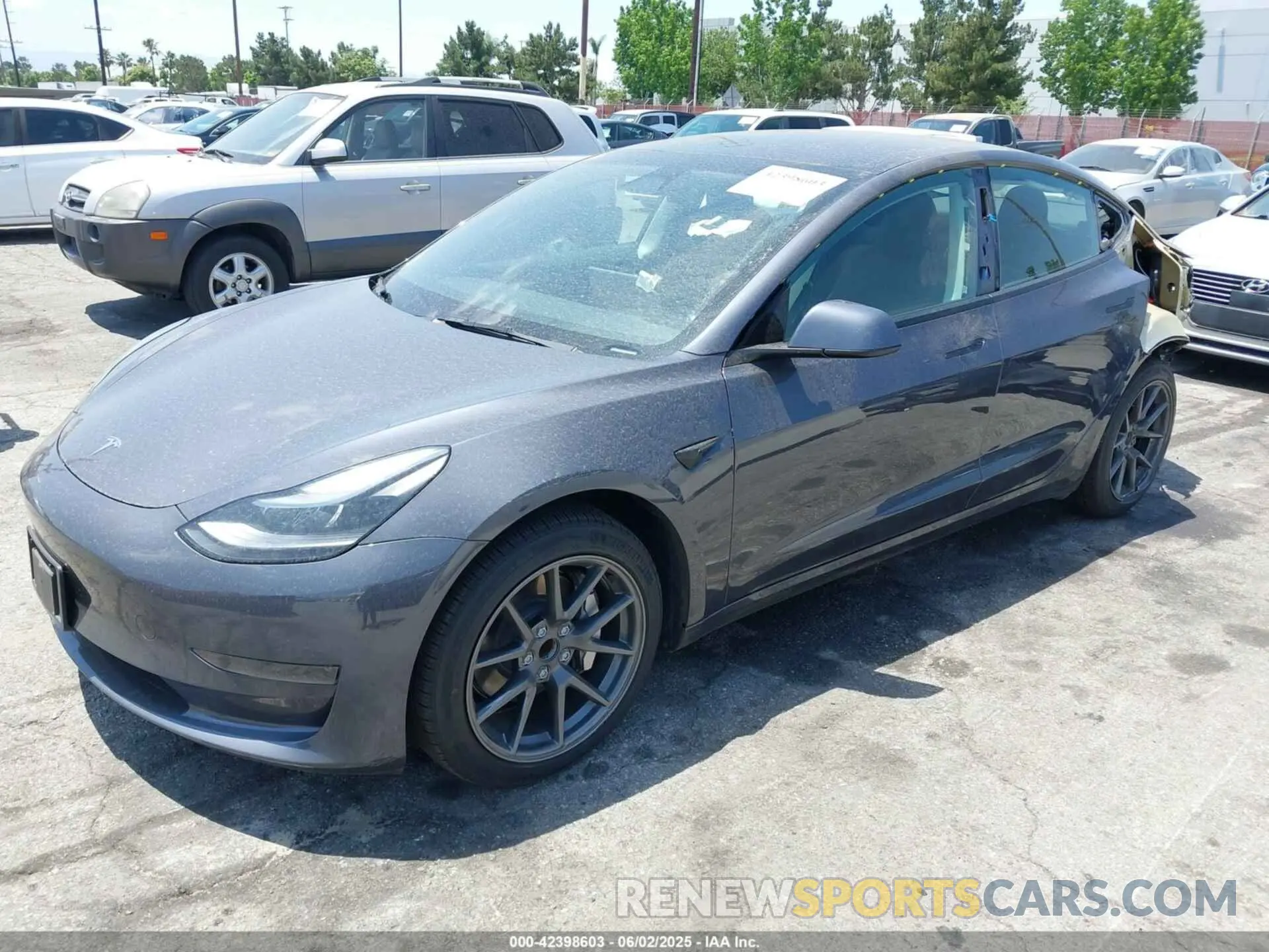 2 Photograph of a damaged car 5YJ3E1EA4PF400306 TESLA MODEL 3 2023