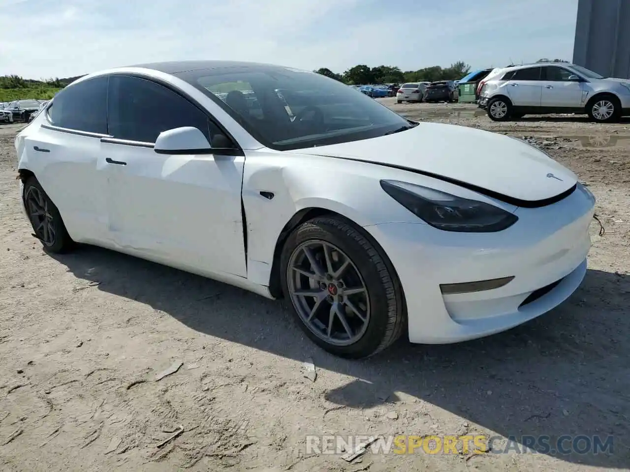 4 Photograph of a damaged car 5YJ3E1EA4PF425822 TESLA MODEL 3 2023