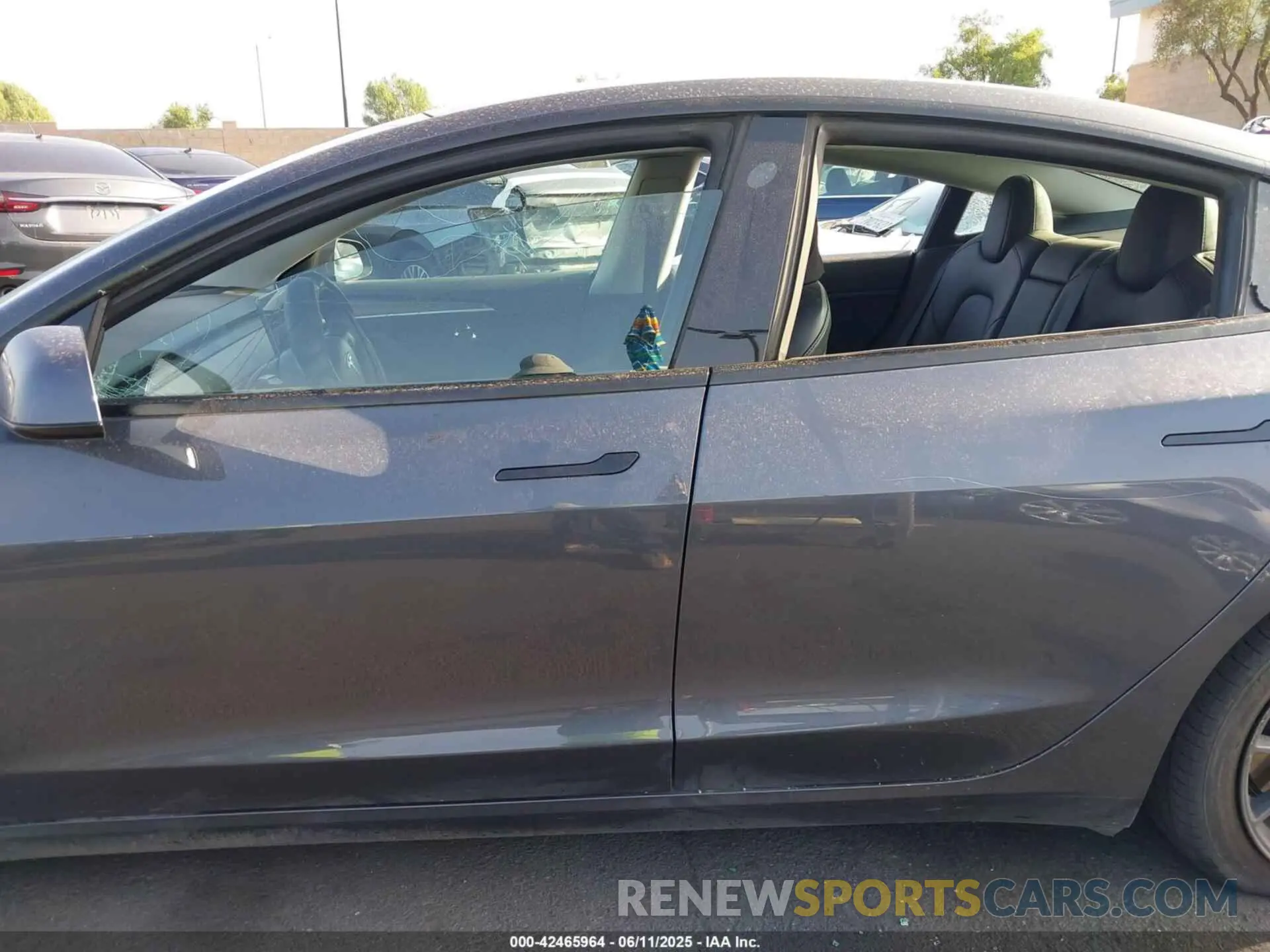 14 Photograph of a damaged car 5YJ3E1EA4PF427022 TESLA MODEL 3 2023