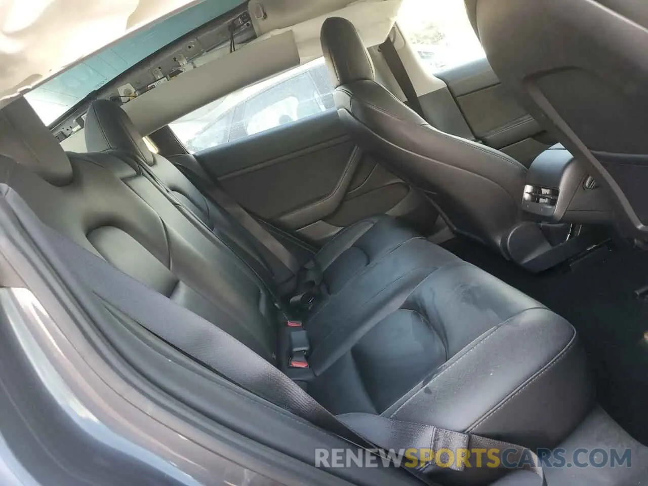 10 Photograph of a damaged car 5YJ3E1EA4PF437453 TESLA MODEL 3 2023