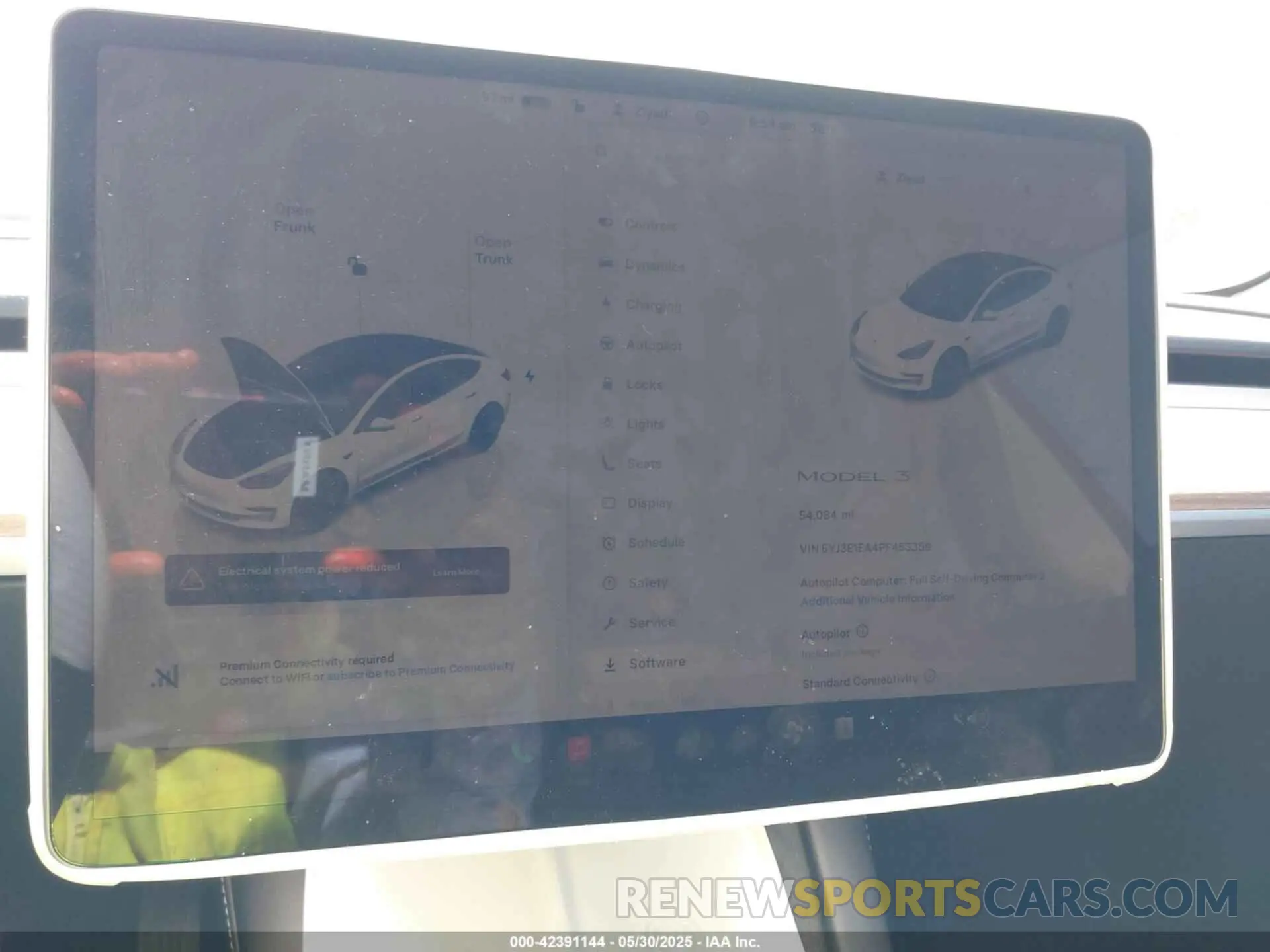 18 Photograph of a damaged car 5YJ3E1EA4PF453359 TESLA MODEL 3 2023