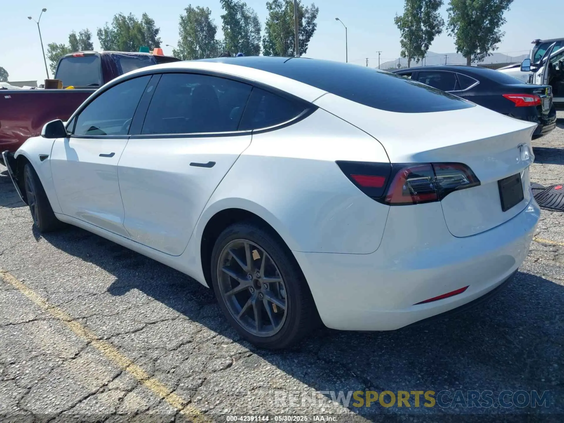 3 Photograph of a damaged car 5YJ3E1EA4PF453359 TESLA MODEL 3 2023
