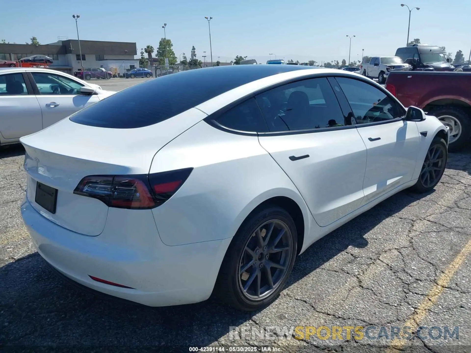 4 Photograph of a damaged car 5YJ3E1EA4PF453359 TESLA MODEL 3 2023