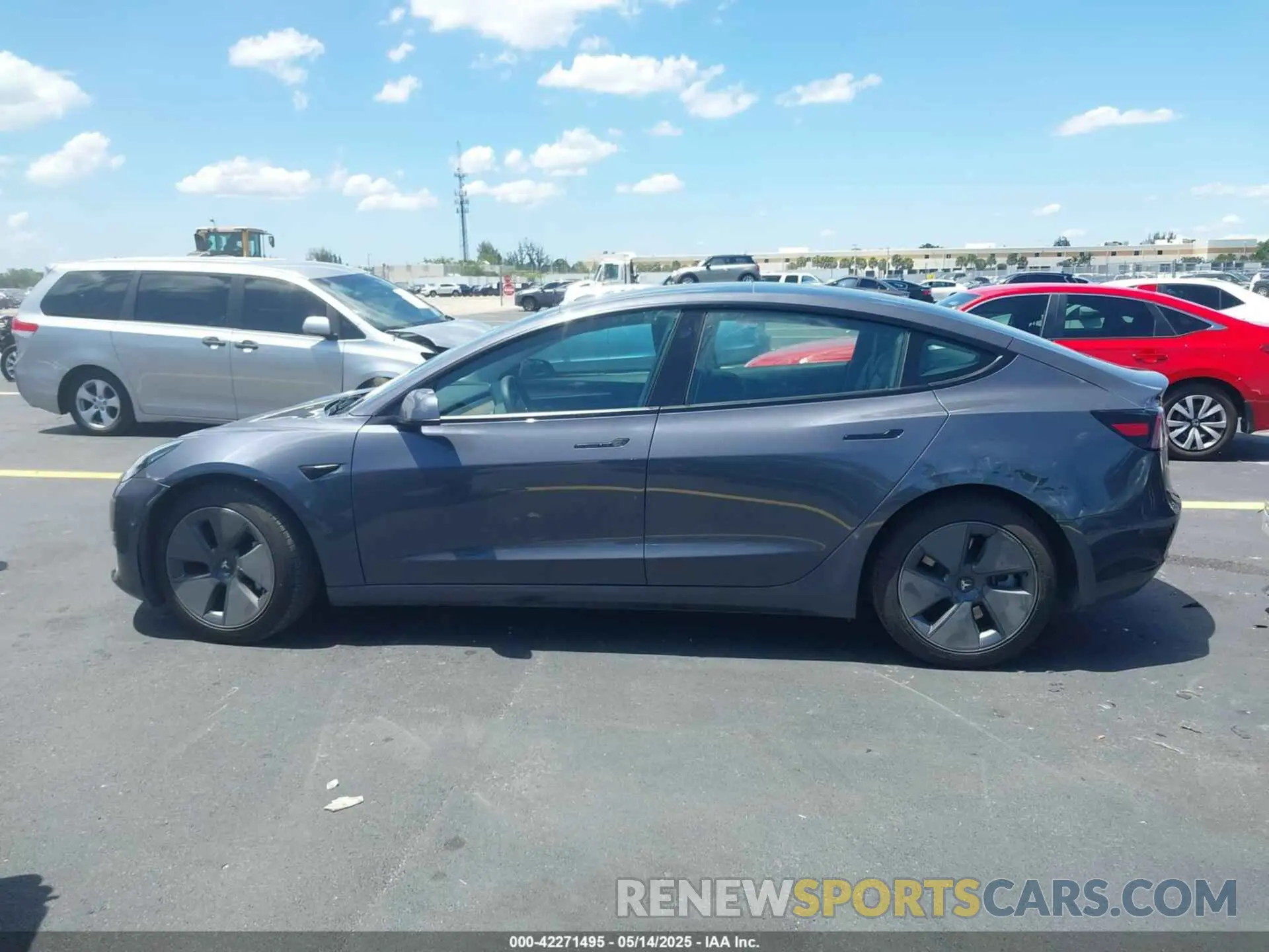 14 Photograph of a damaged car 5YJ3E1EA4PF461624 TESLA MODEL 3 2023