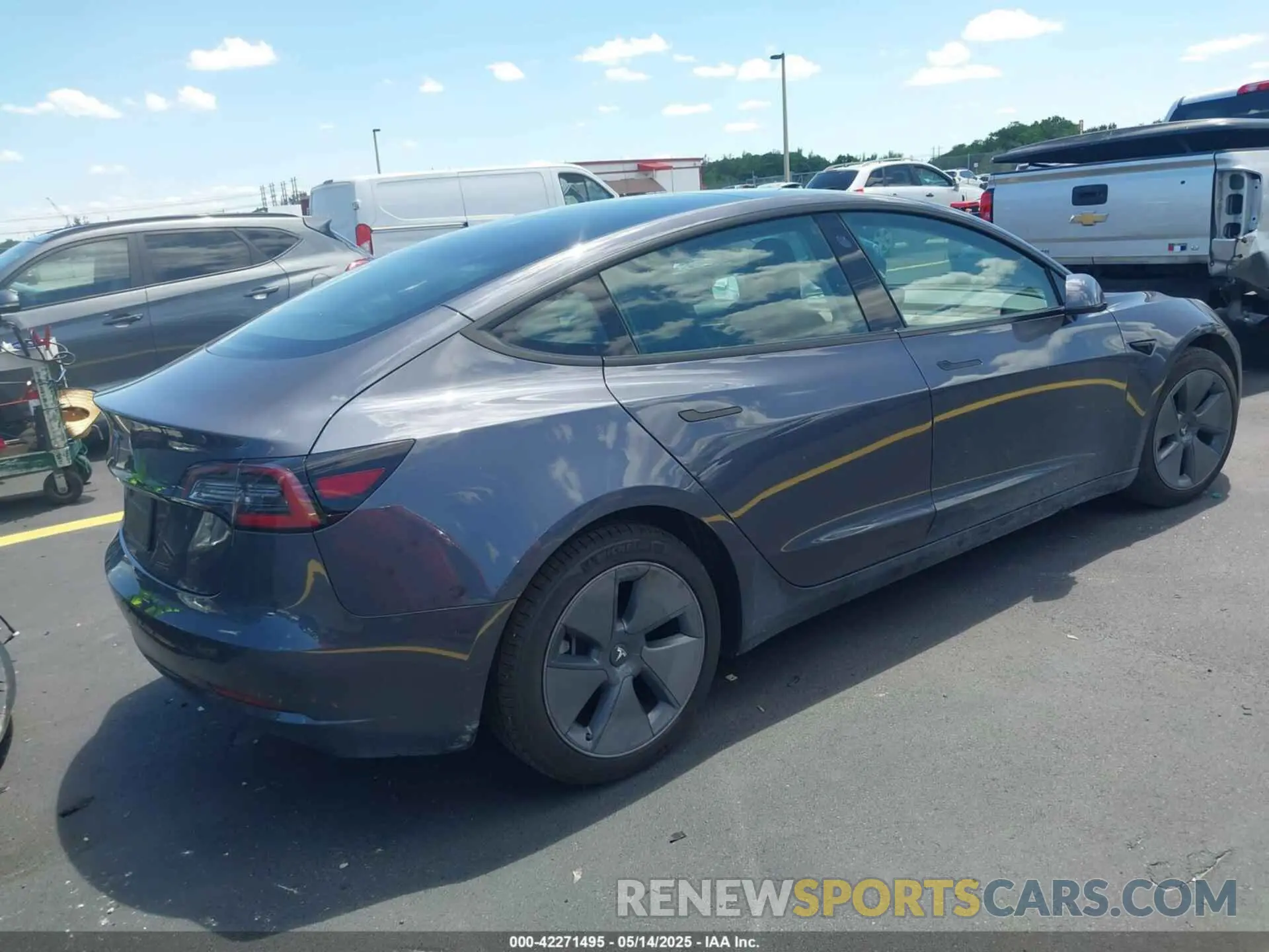 4 Photograph of a damaged car 5YJ3E1EA4PF461624 TESLA MODEL 3 2023