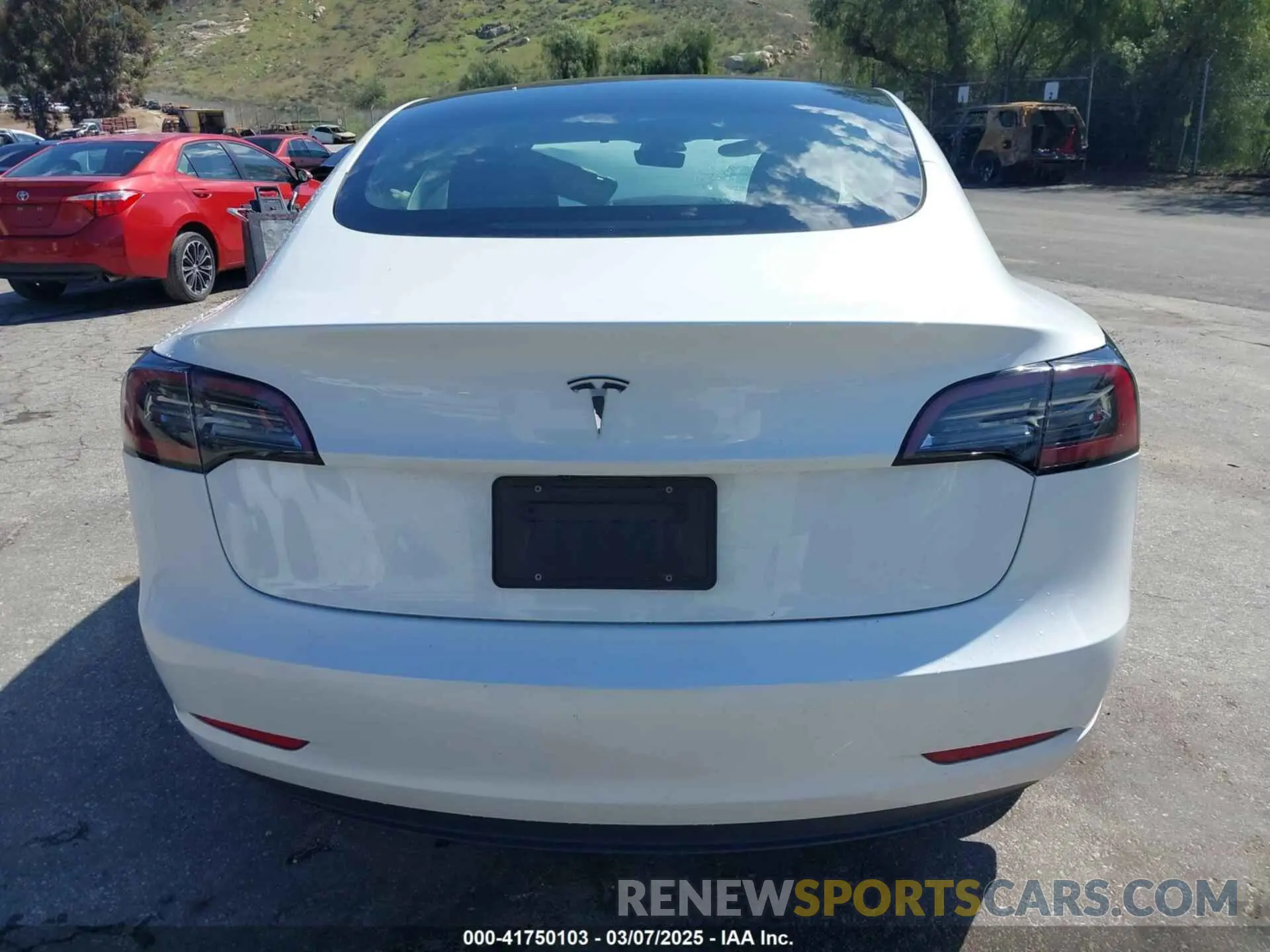 16 Photograph of a damaged car 5YJ3E1EA4PF462627 TESLA MODEL 3 2023