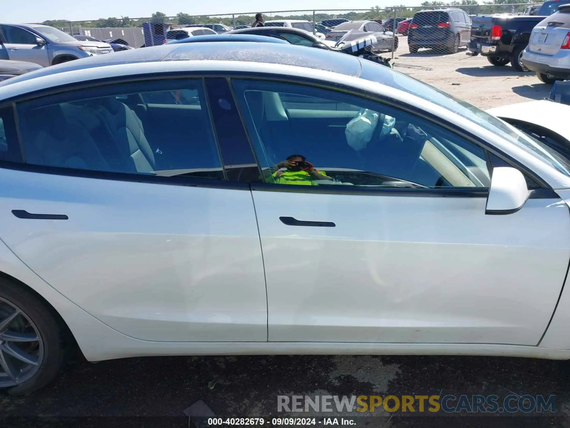 13 Photograph of a damaged car 5YJ3E1EA4PF475426 TESLA MODEL 3 2023