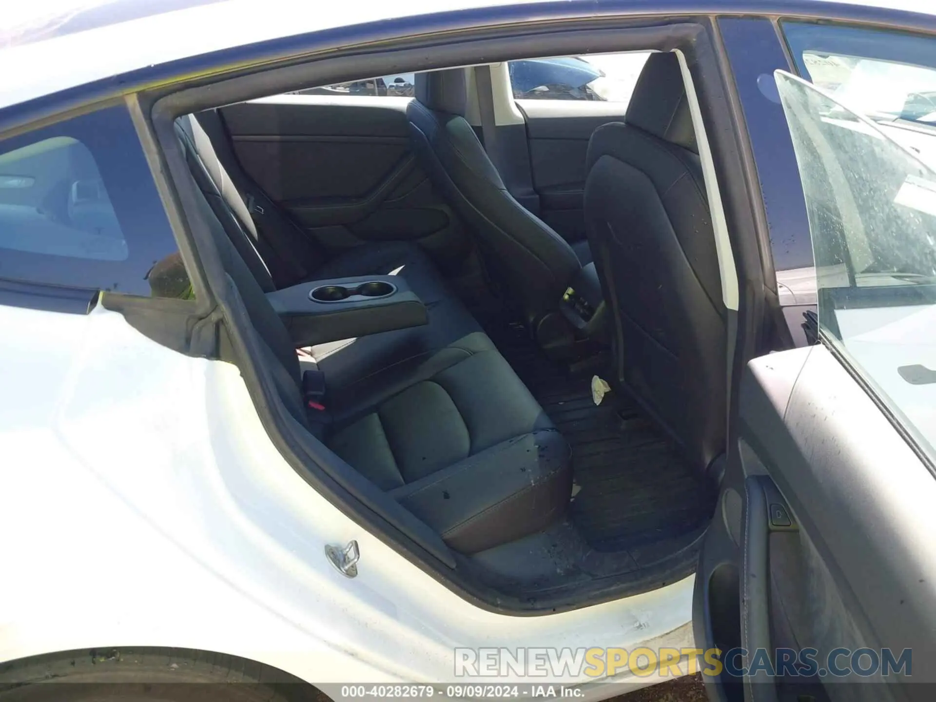 8 Photograph of a damaged car 5YJ3E1EA4PF475426 TESLA MODEL 3 2023