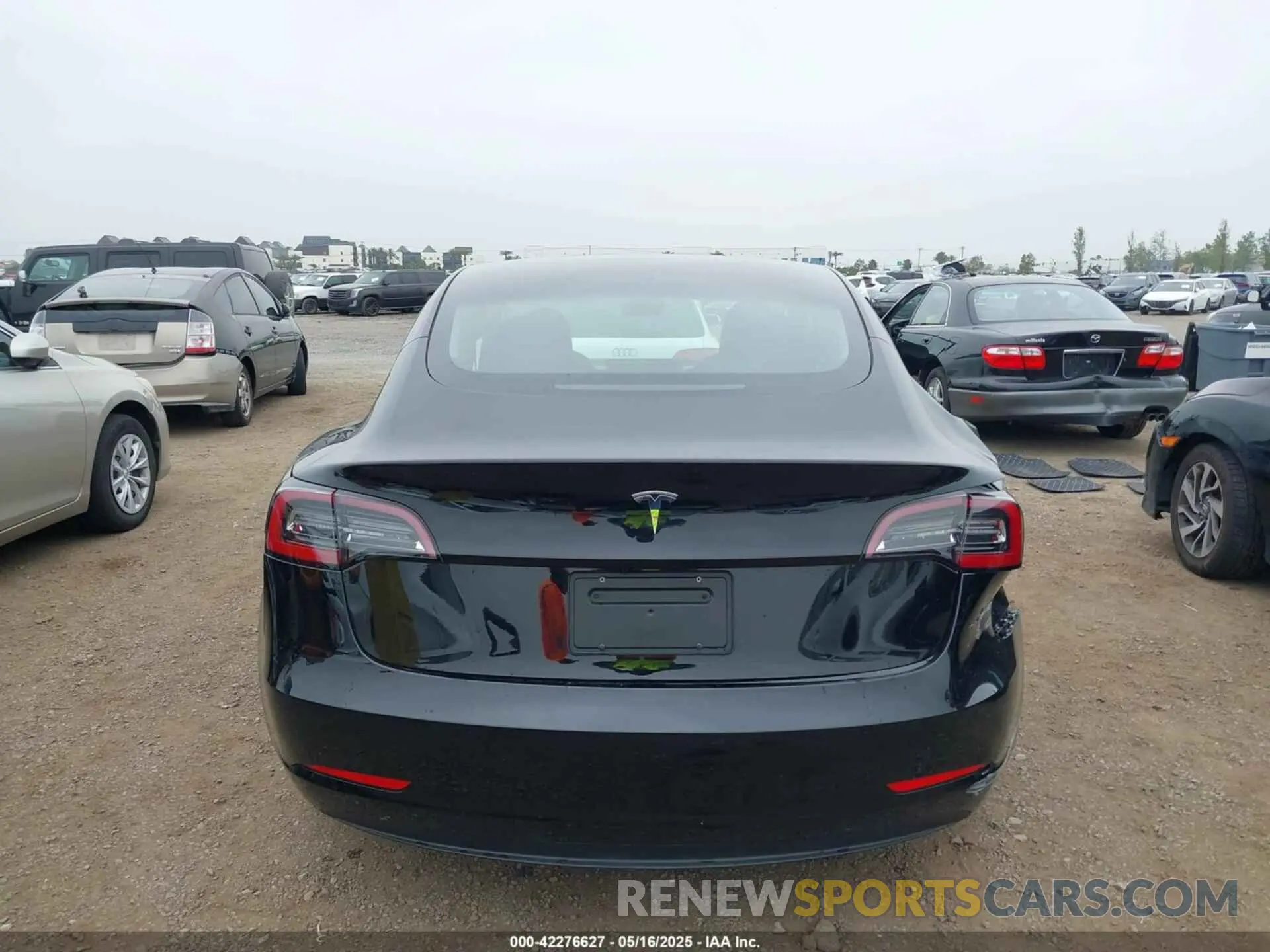 16 Photograph of a damaged car 5YJ3E1EA4PF497068 TESLA MODEL 3 2023