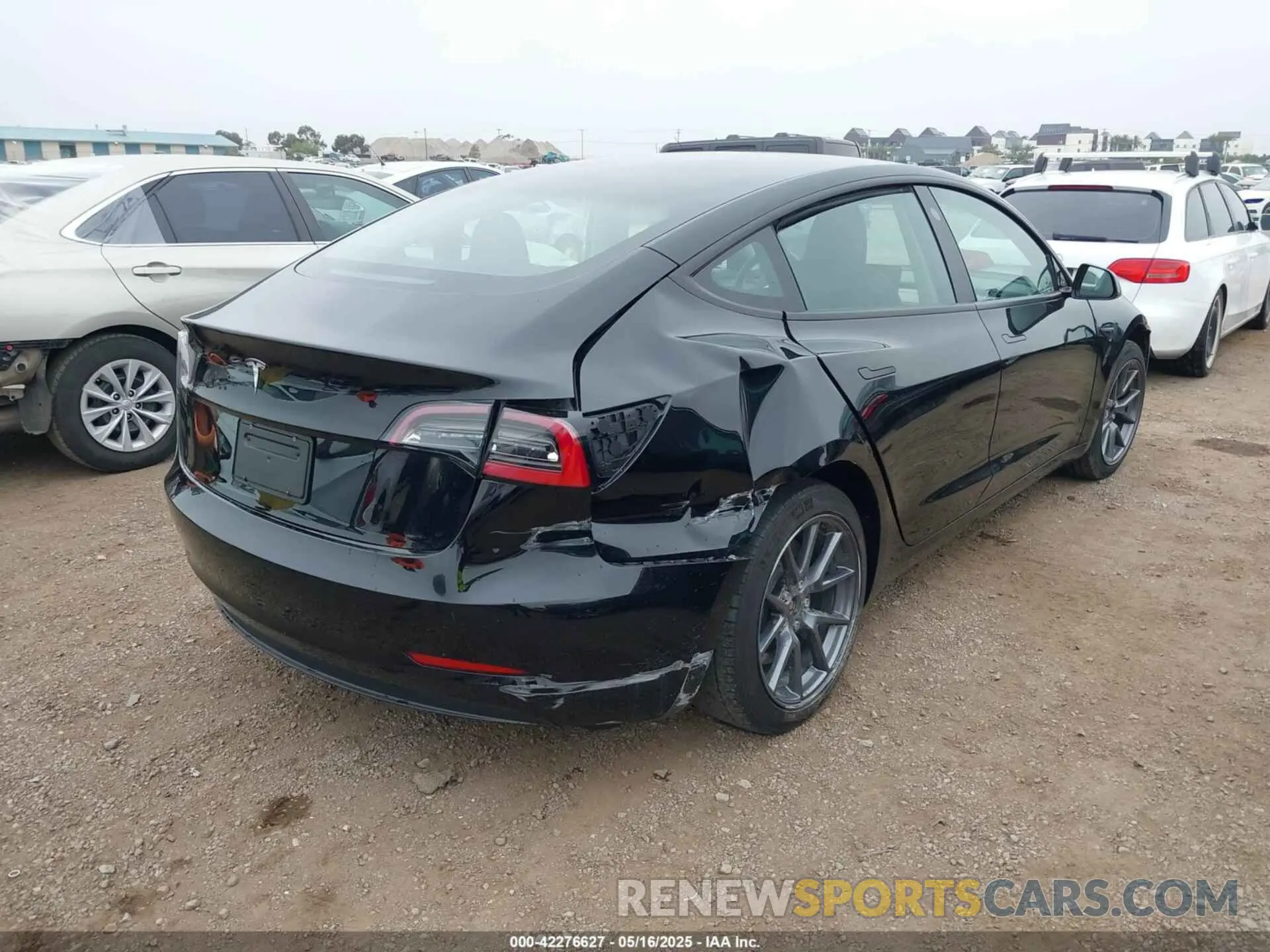 4 Photograph of a damaged car 5YJ3E1EA4PF497068 TESLA MODEL 3 2023