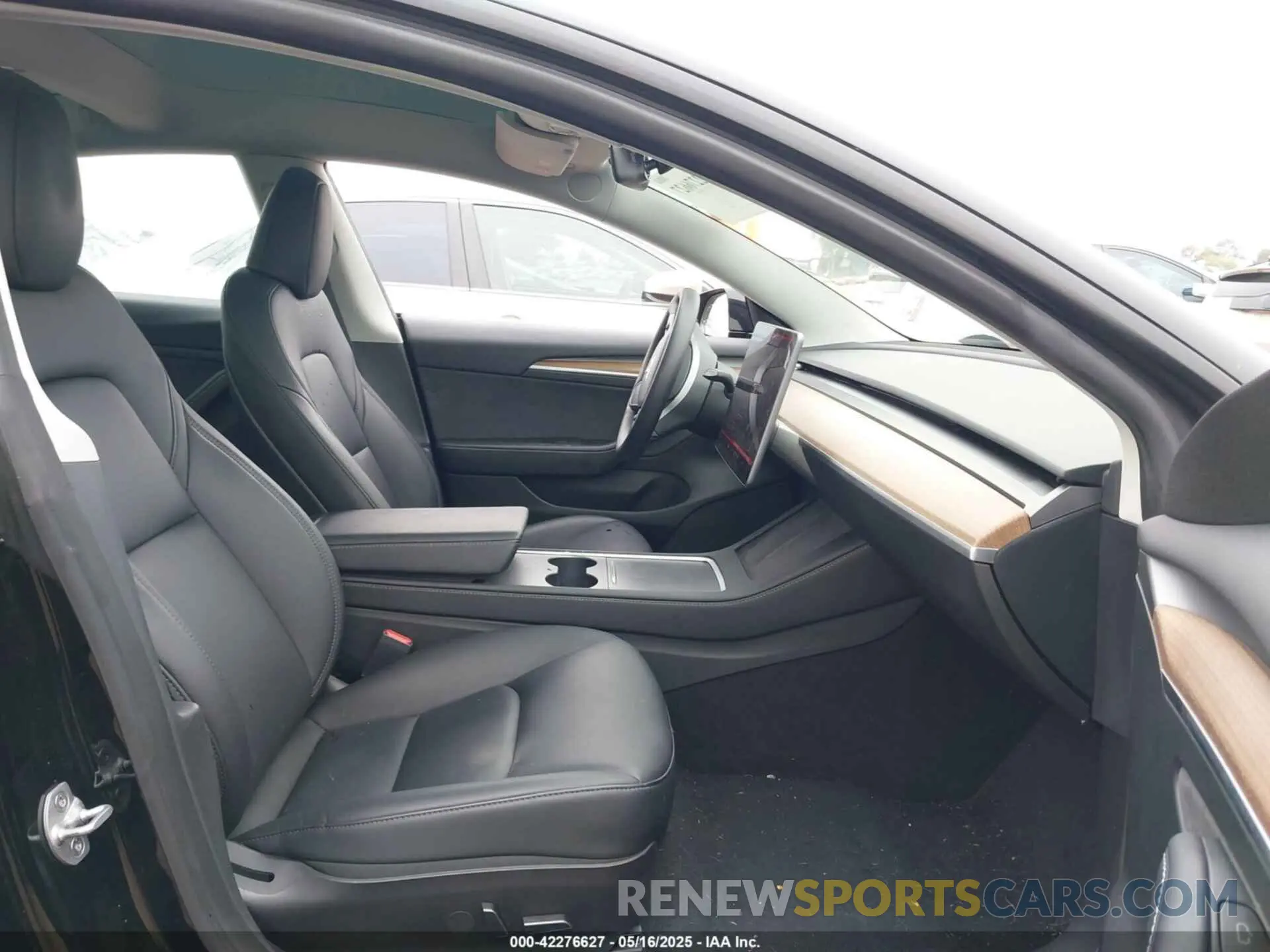5 Photograph of a damaged car 5YJ3E1EA4PF497068 TESLA MODEL 3 2023