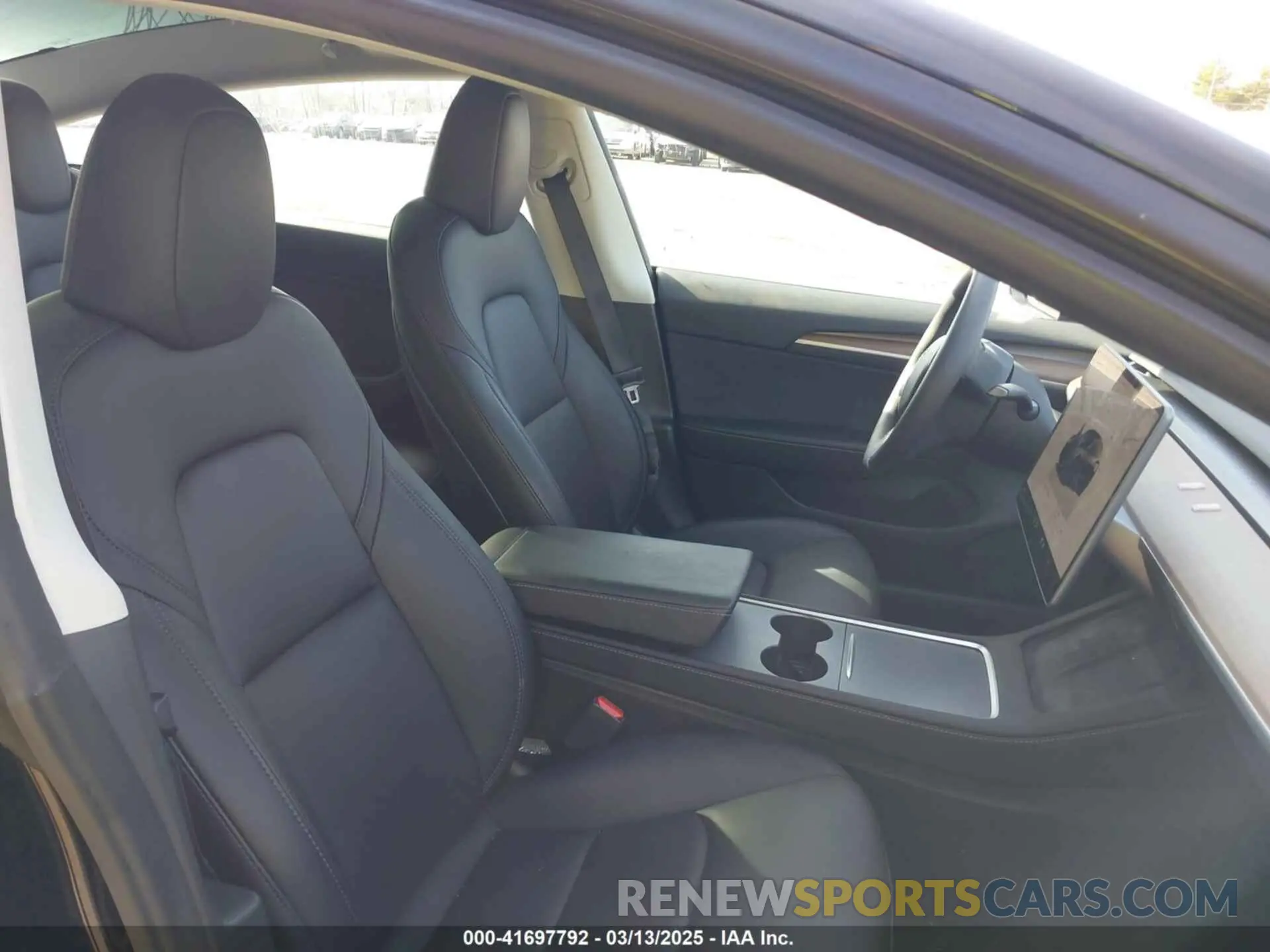 5 Photograph of a damaged car 5YJ3E1EA4PF509459 TESLA MODEL 3 2023