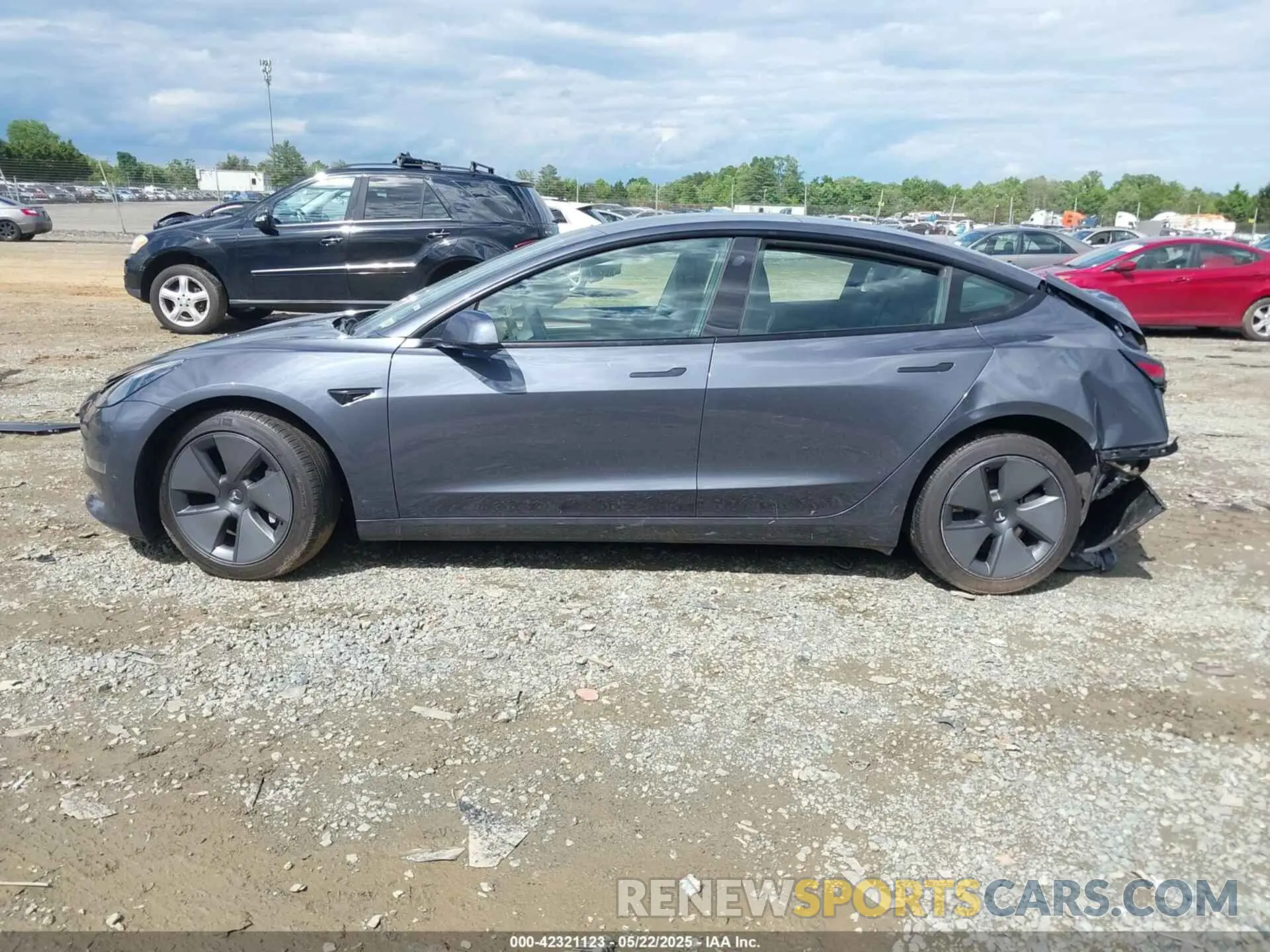 14 Photograph of a damaged car 5YJ3E1EA4PF515844 TESLA MODEL 3 2023