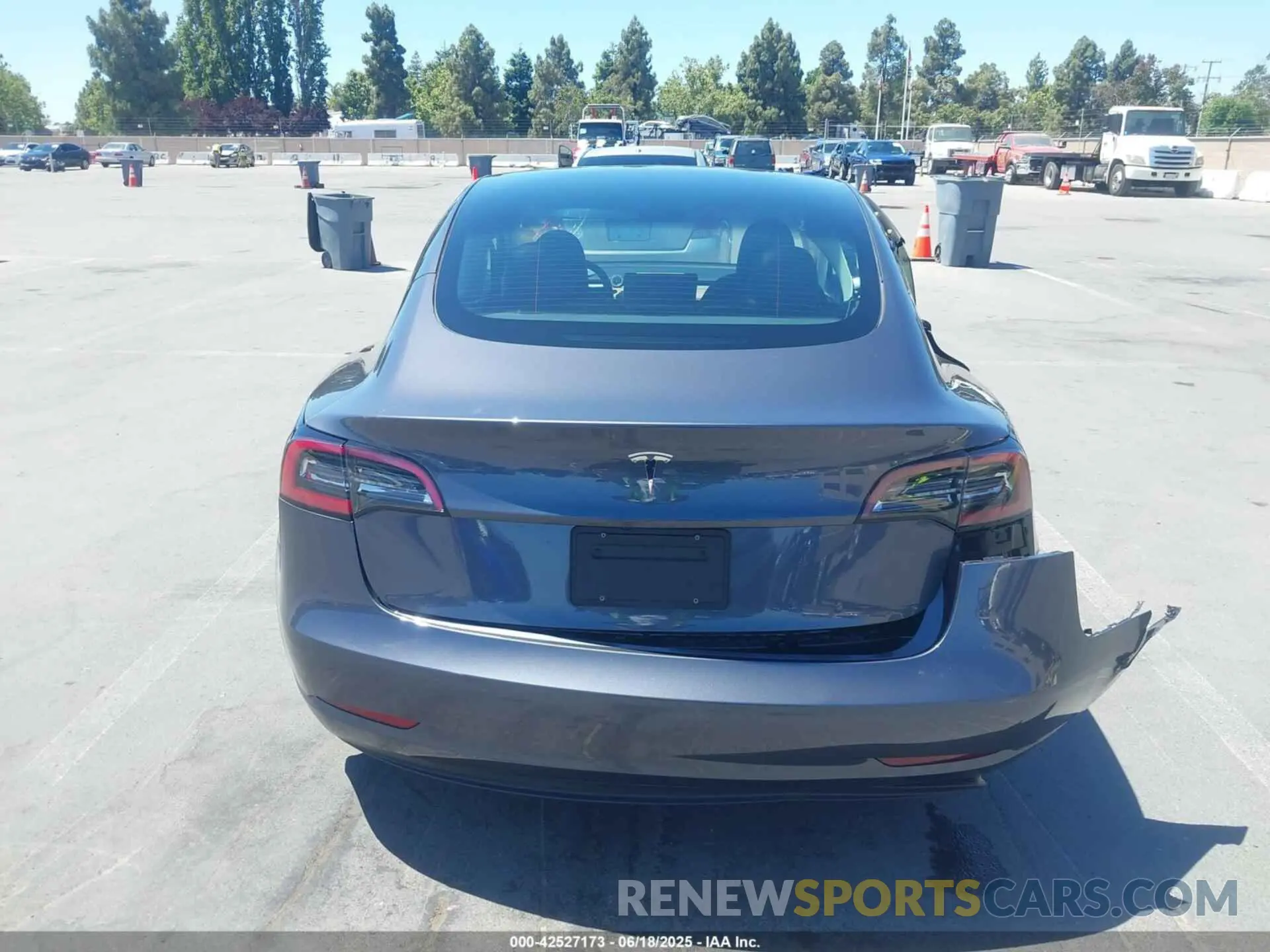 16 Photograph of a damaged car 5YJ3E1EA4PF545281 TESLA MODEL 3 2023