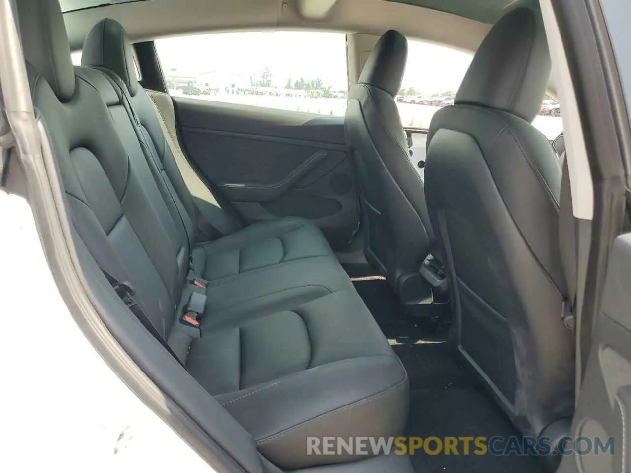 10 Photograph of a damaged car 5YJ3E1EA4PF547466 TESLA MODEL 3 2023