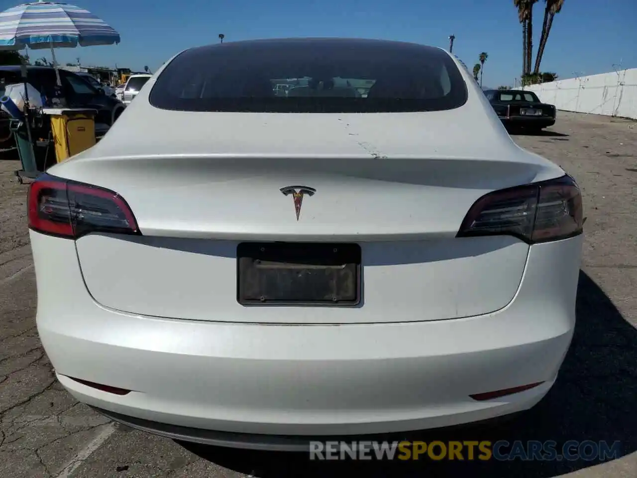 6 Photograph of a damaged car 5YJ3E1EA4PF547581 TESLA MODEL 3 2023