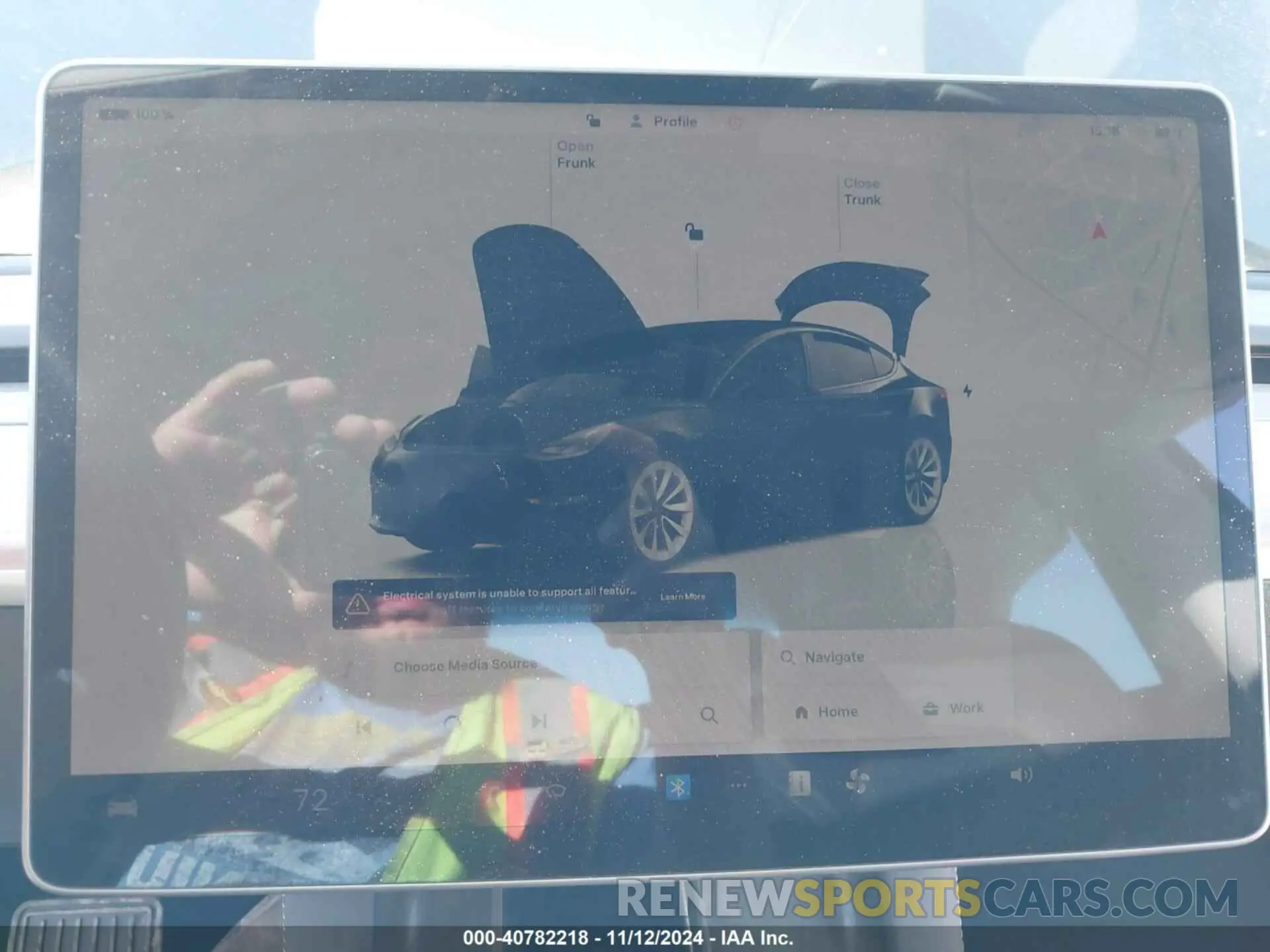 18 Photograph of a damaged car 5YJ3E1EA4PF552103 TESLA MODEL 3 2023